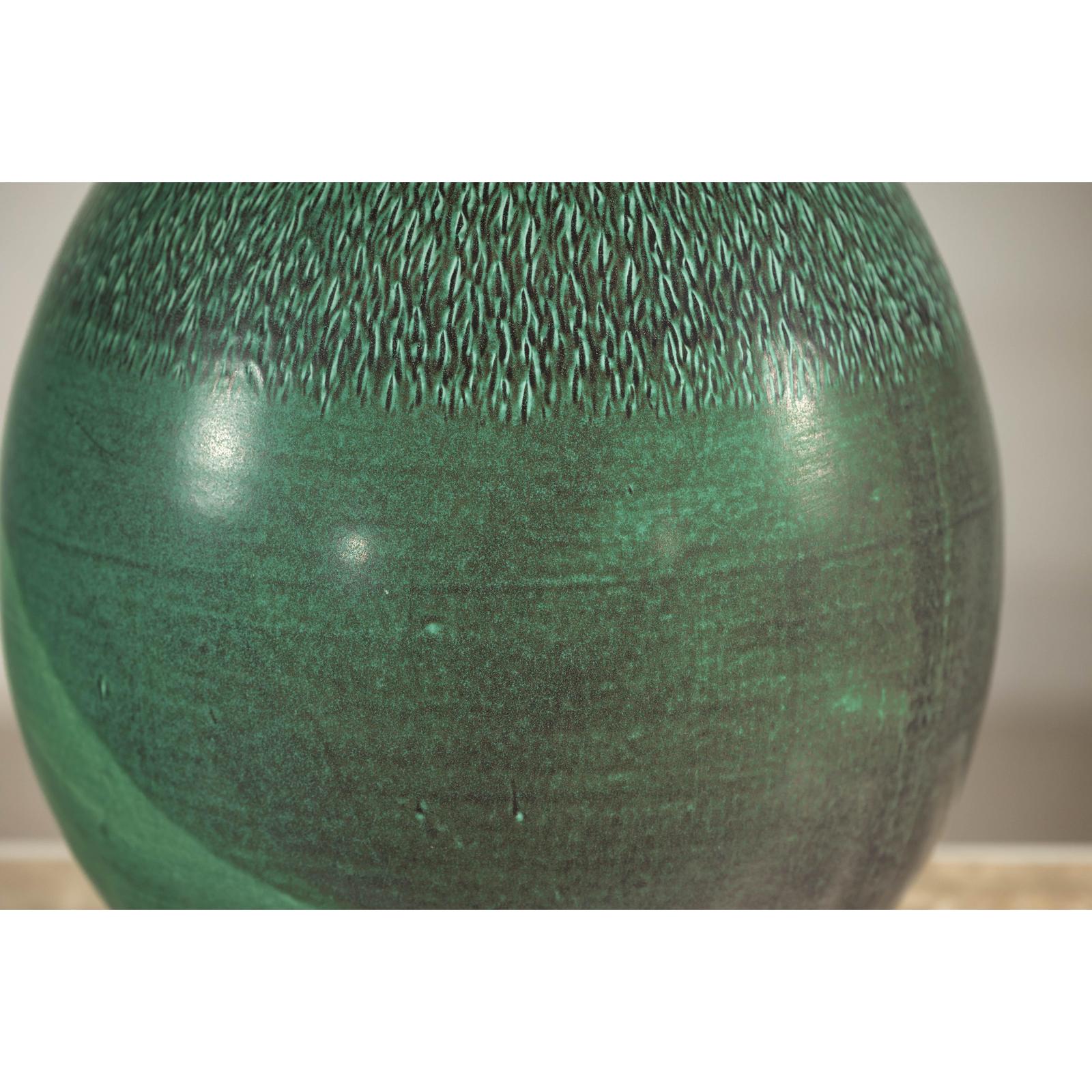 Large Green Artisan Vase with Textured Glaze, Modern Decorative Accent