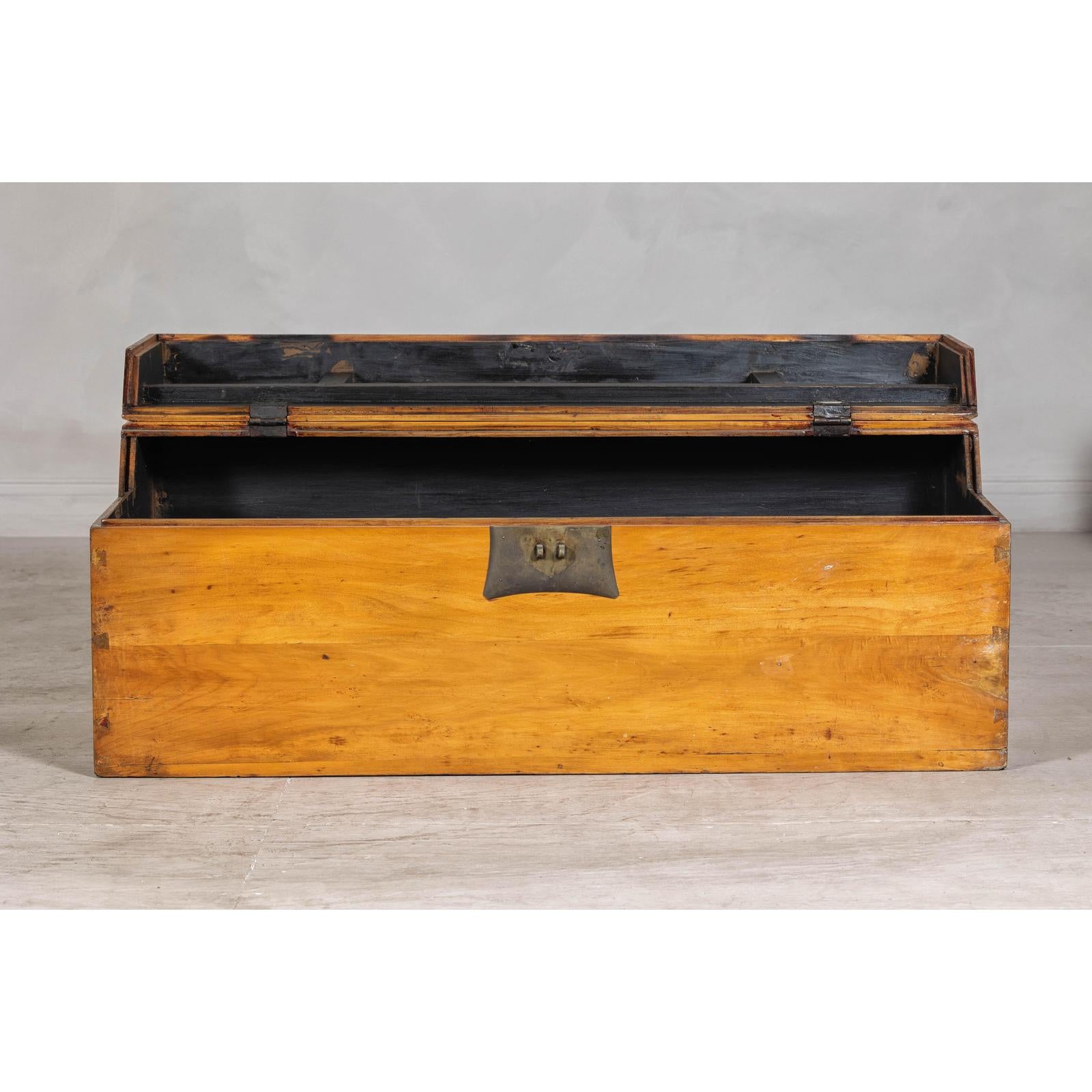 19th Century Yumu Storage Blanket Chest with Natural Lacquer, Late Qing Dynasty