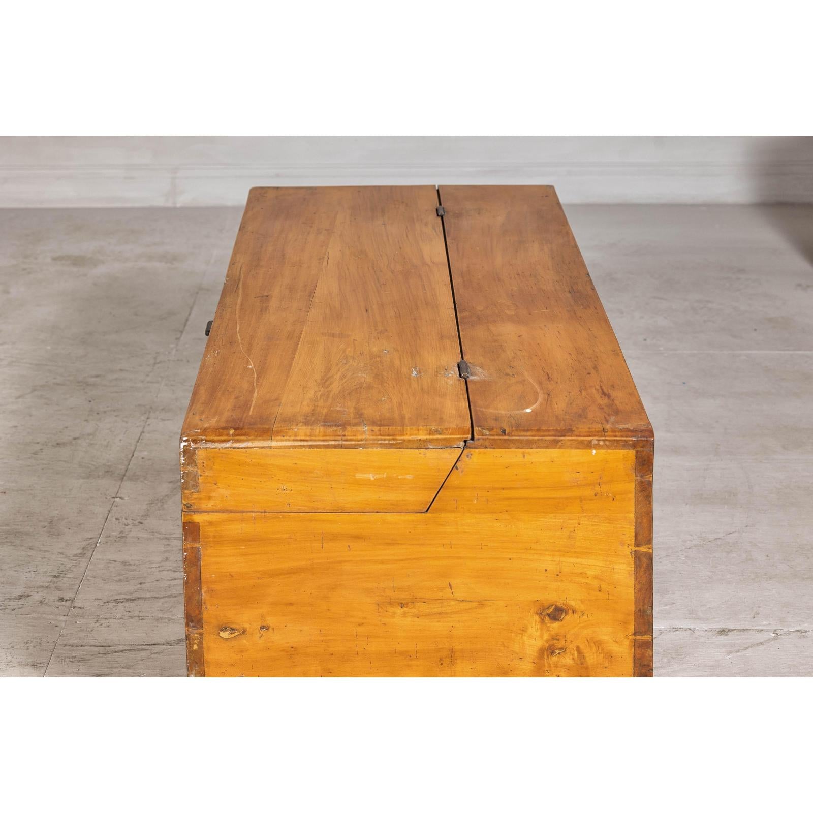 19th Century Yumu Storage Blanket Chest with Natural Lacquer, Late Qing Dynasty