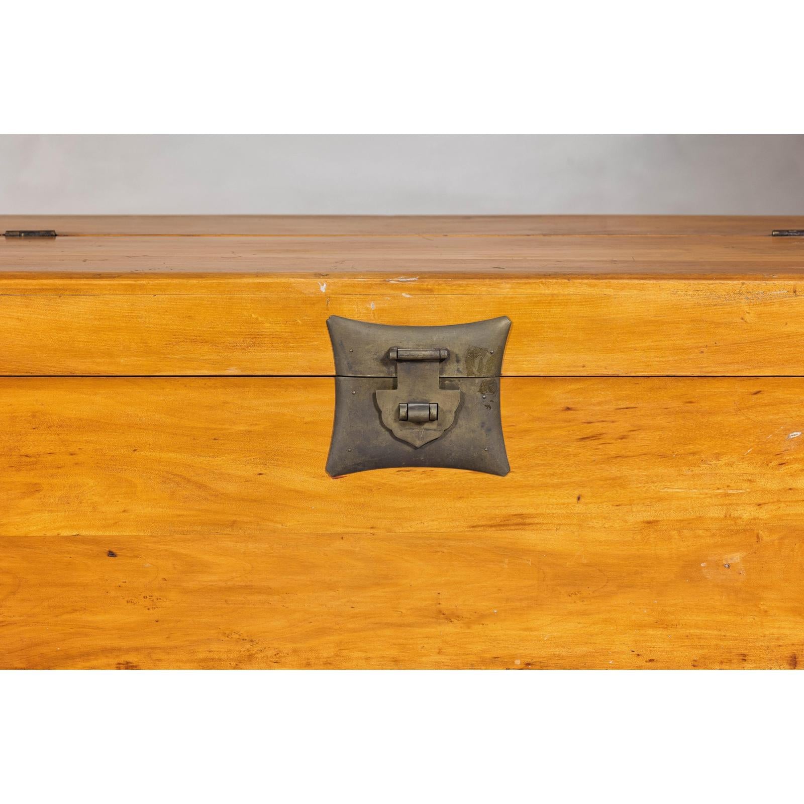 19th Century Yumu Storage Blanket Chest with Natural Lacquer, Late Qing Dynasty