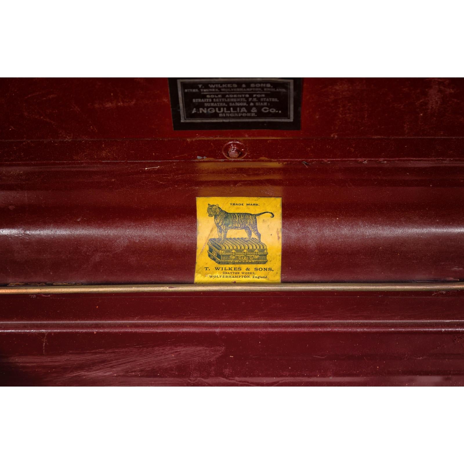 Set of Three British 1920s Metal Traveling Trunks for Export with Brass Hardware
