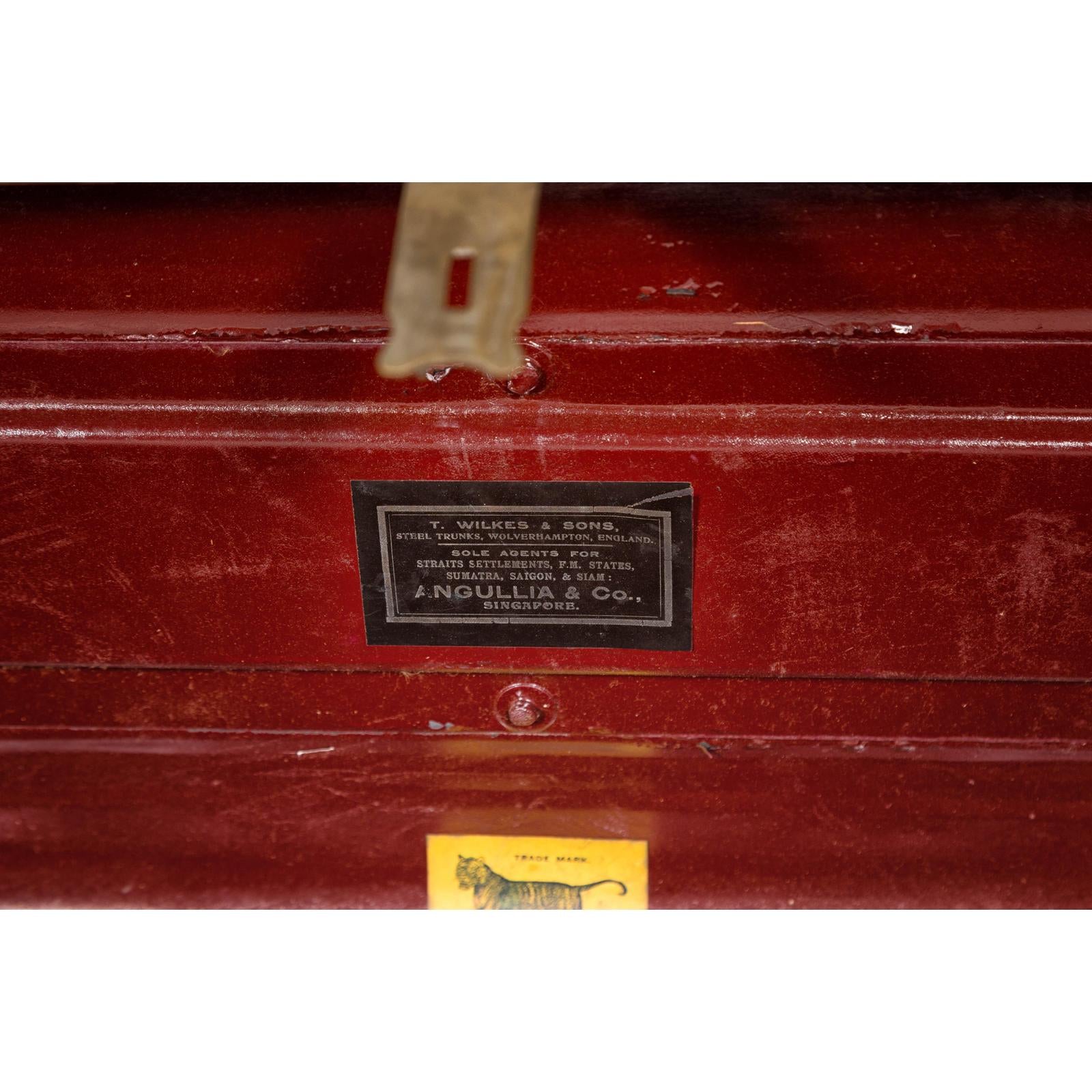 Set of Three British 1920s Metal Traveling Trunks for Export with Brass Hardware