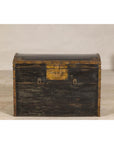 Antique Black and Gold Late Qing Dynasty Trunk with Curved Top and Brass Accents