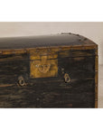 Antique Black and Gold Late Qing Dynasty Trunk with Curved Top and Brass Accents