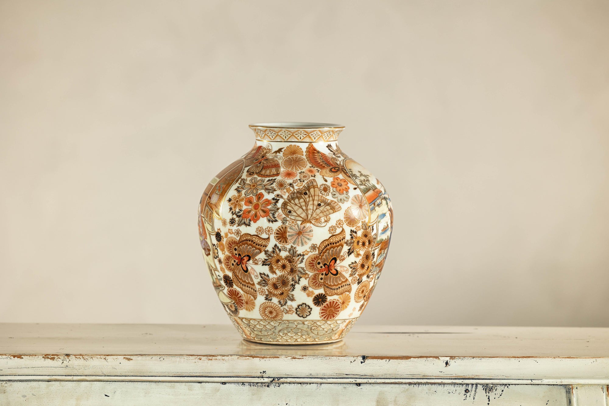 Early 20th-Century Kutani-Style Porcelain Vase with Scenic and Floral Designs