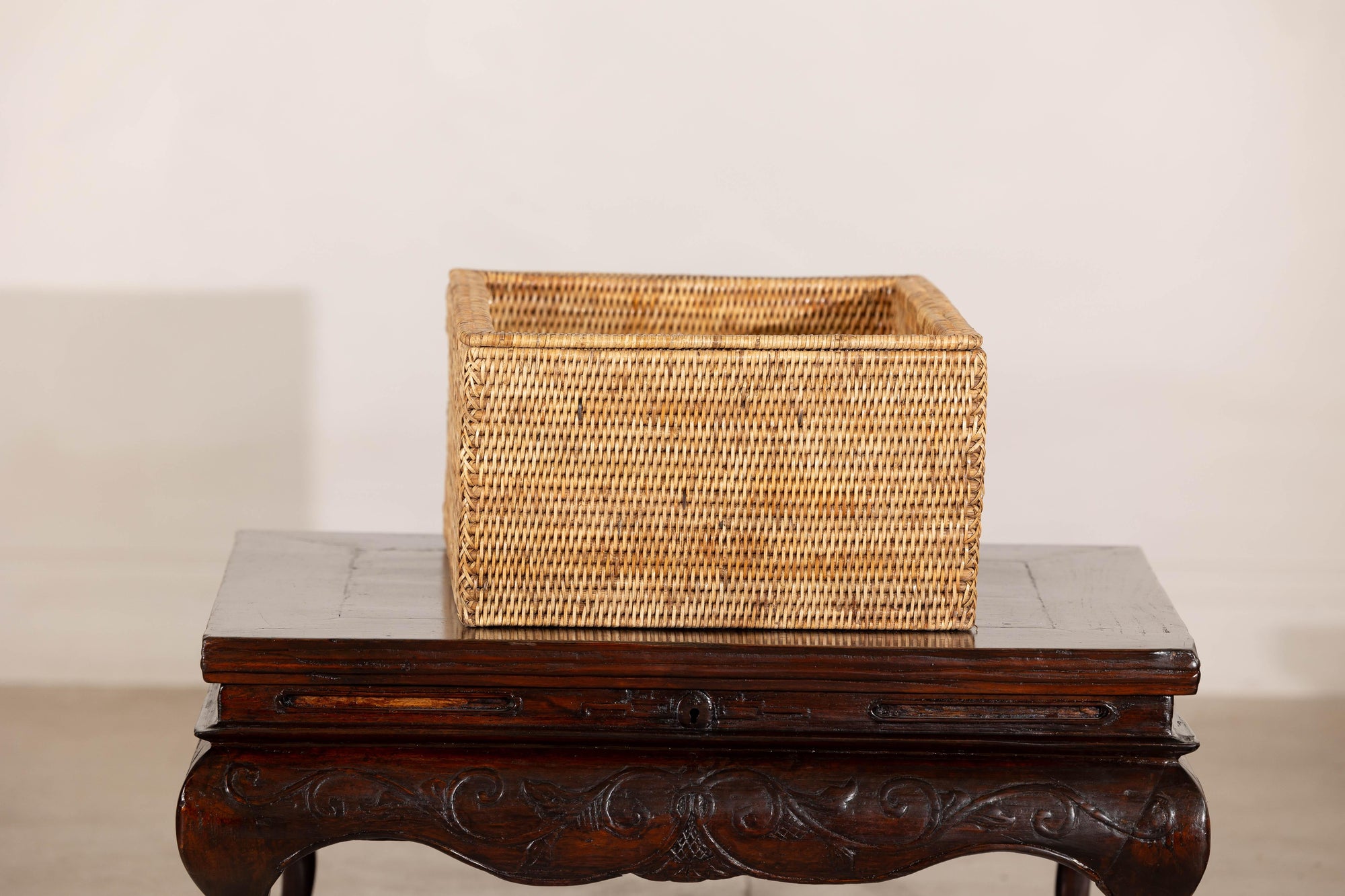 Vintage Country Style Rectangular Rattan Storage Box with Removable Tray Lid