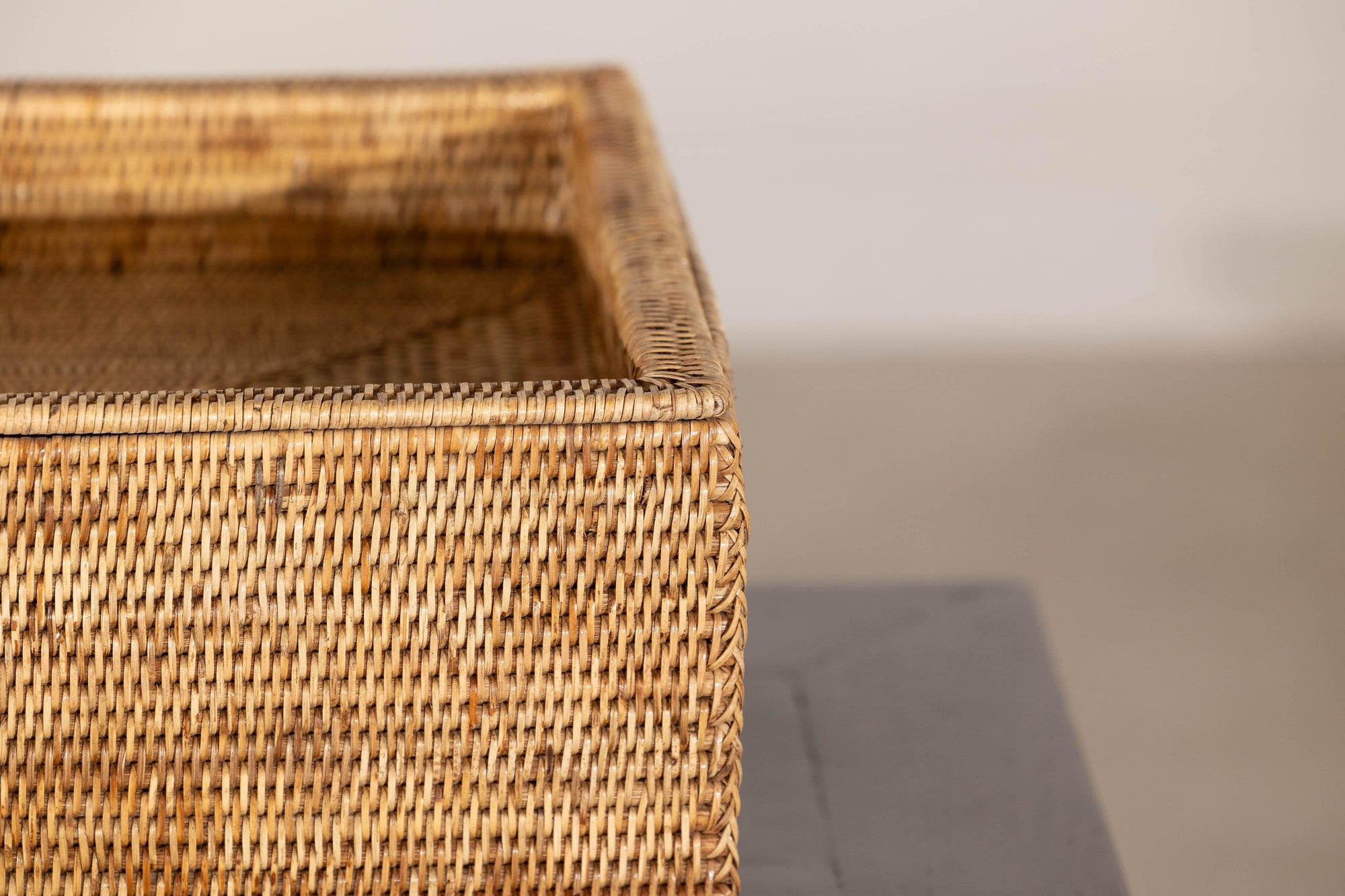 Vintage Country Style Rectangular Rattan Storage Box with Removable Tray Lid