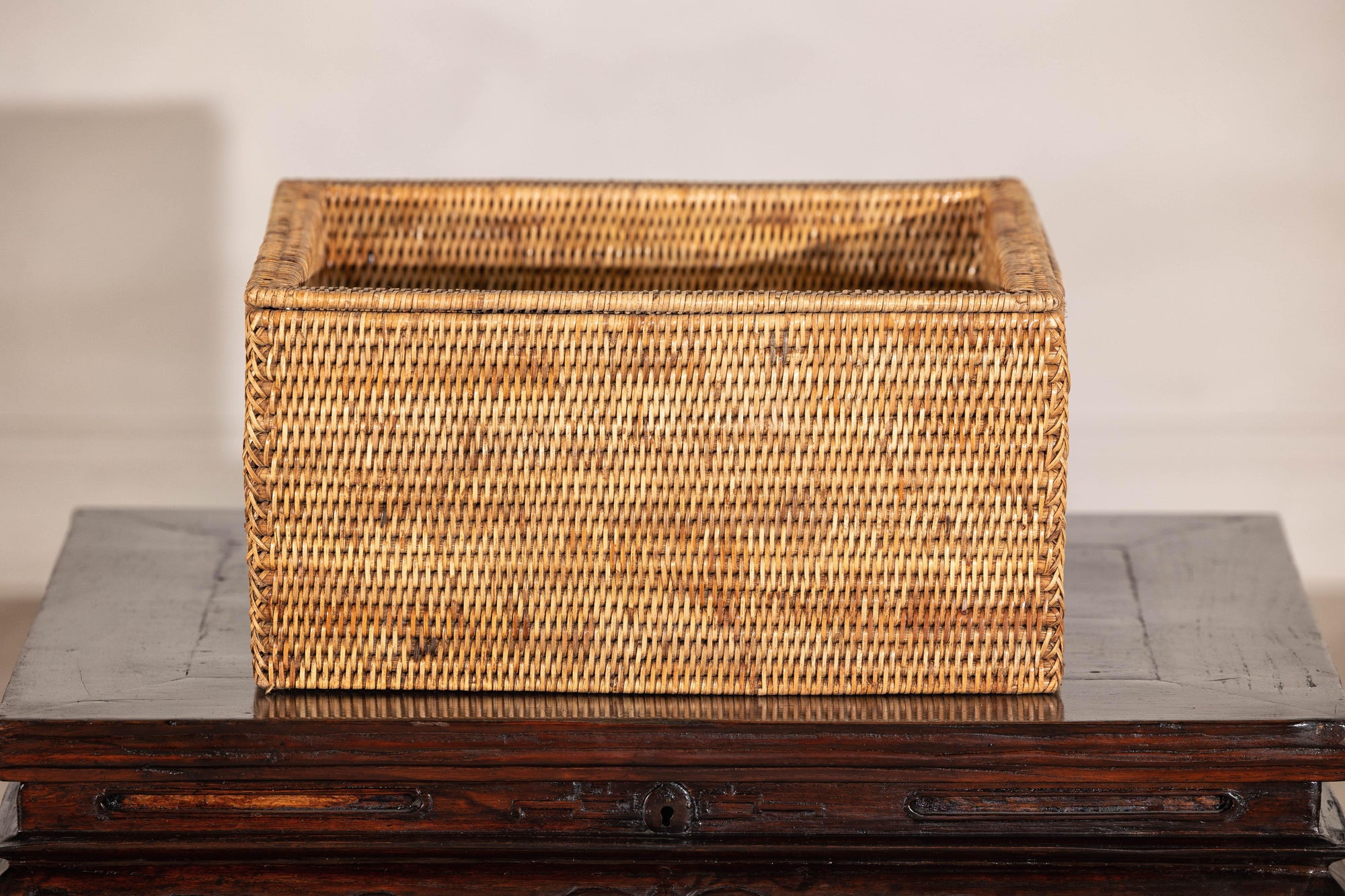 Vintage Country Style Rectangular Rattan Storage Box with Removable Tray Lid
