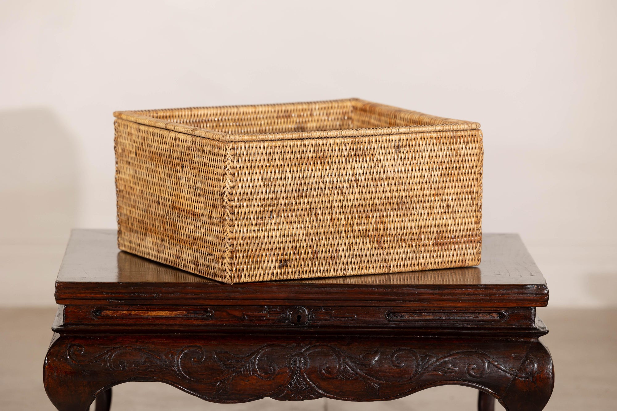 Vintage Country Style Rectangular Rattan Storage Box with Removable Tray Lid