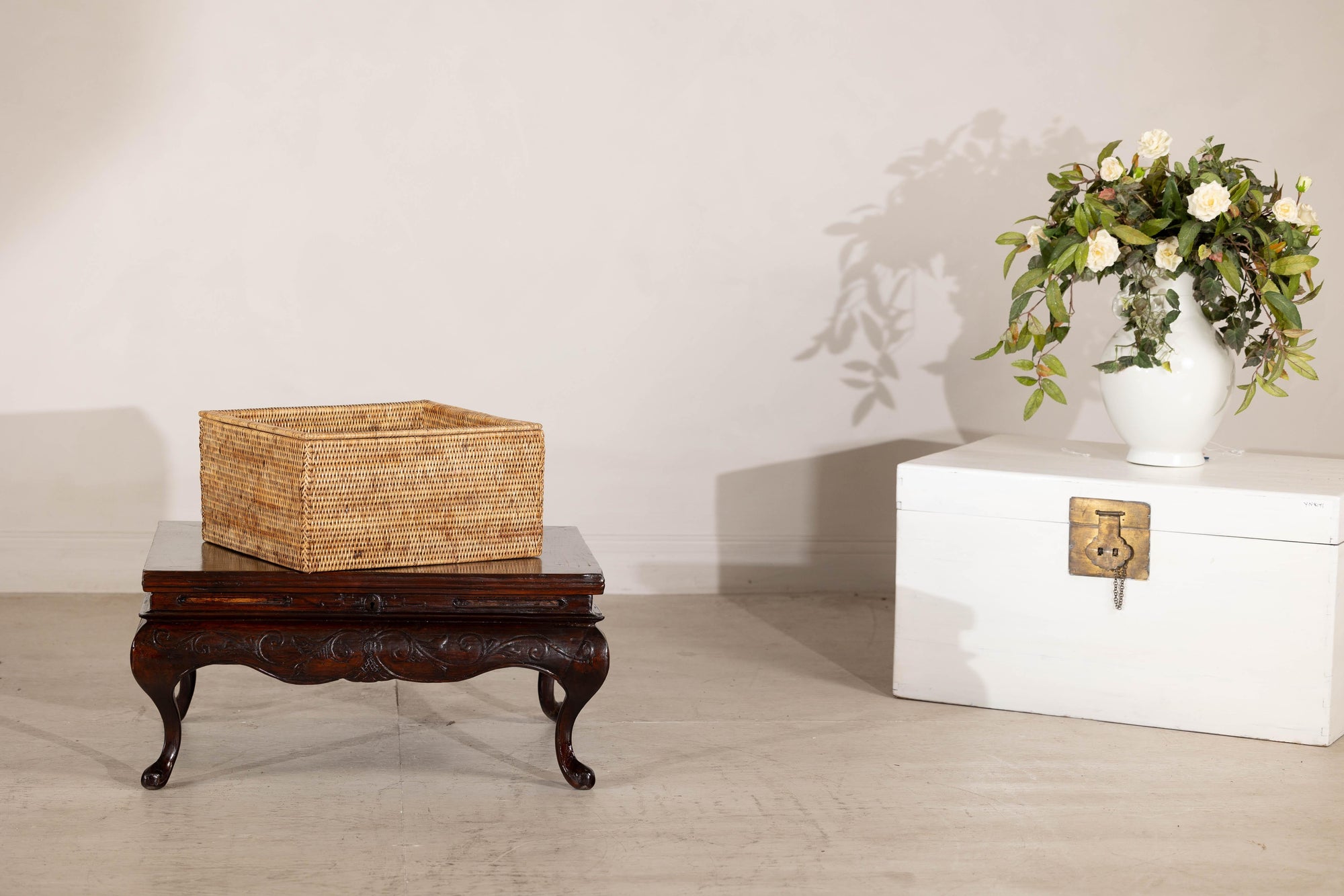 Vintage Country Style Rectangular Rattan Storage Box with Removable Tray Lid