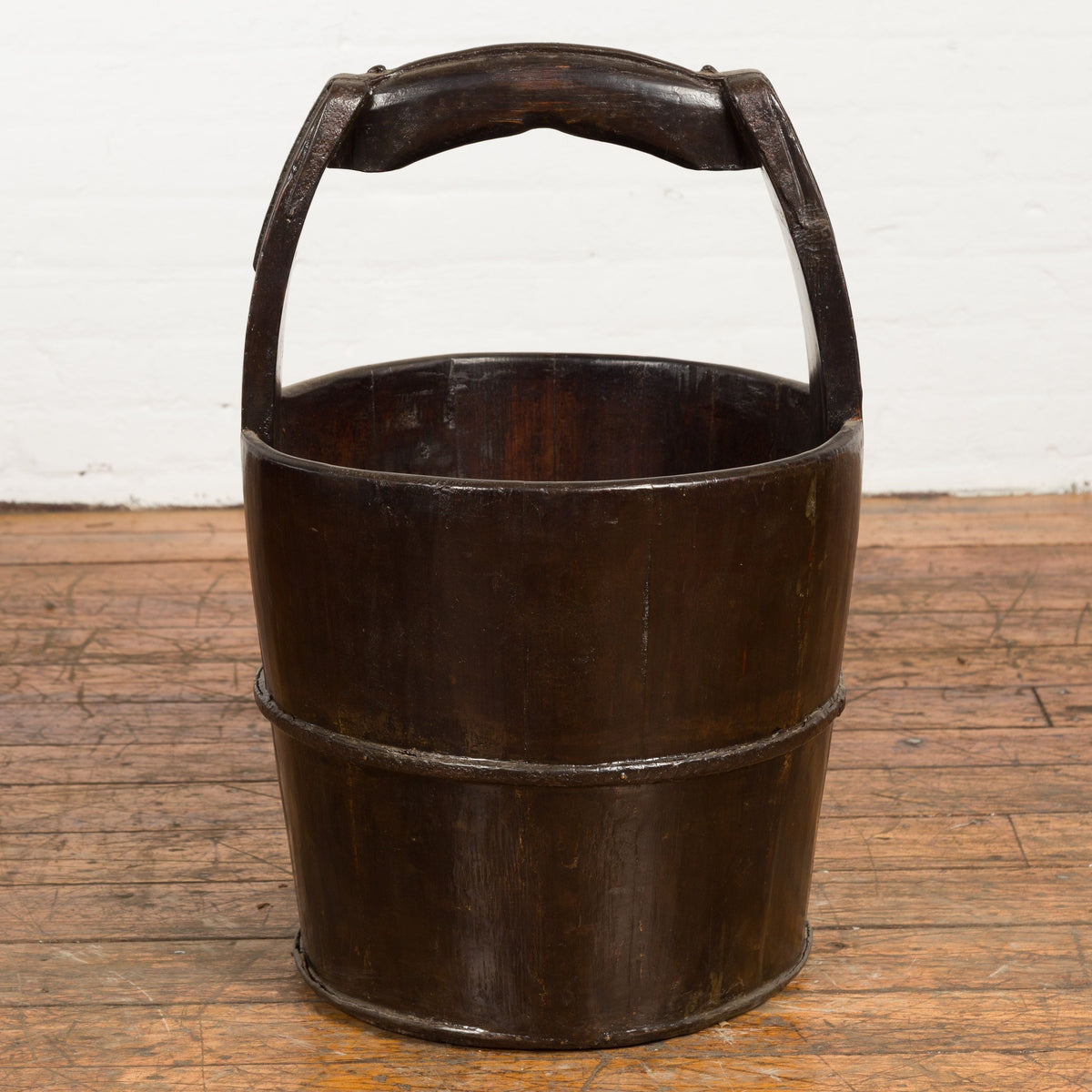 1900s Qing Southern Chinese Wooden Bucket with Large Handle and Metal Accents-5. Asian & Chinese Furniture, Art, Antiques, Vintage Home Décor for sale at FEA Home