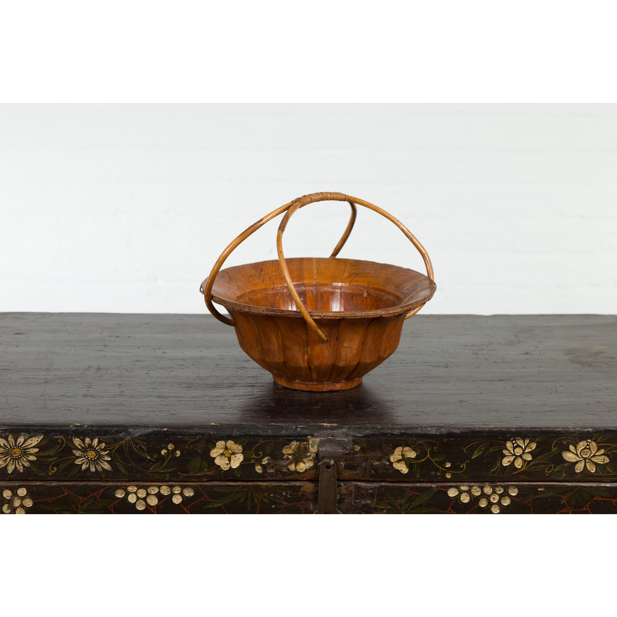 Chinese Late Qing Dynasty 1900s Varnished Bamboo Basket with Large Handles-7. Asian & Chinese Furniture, Art, Antiques, Vintage Home Décor for sale at FEA Home