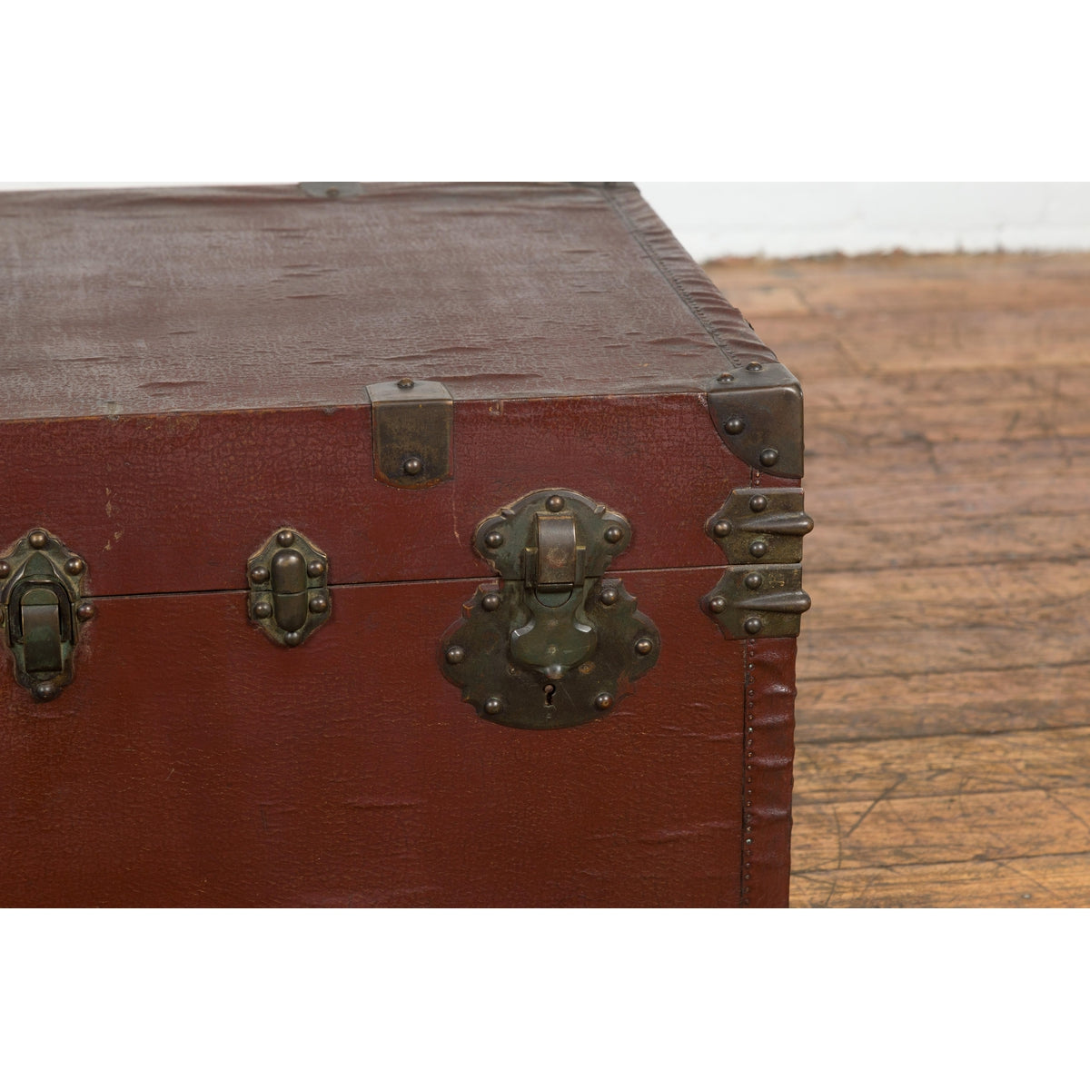 Qing Dynasty Period 19th Century Brown Leather Trunk with Brass Hardware-17. Asian & Chinese Furniture, Art, Antiques, Vintage Home Décor for sale at FEA Home