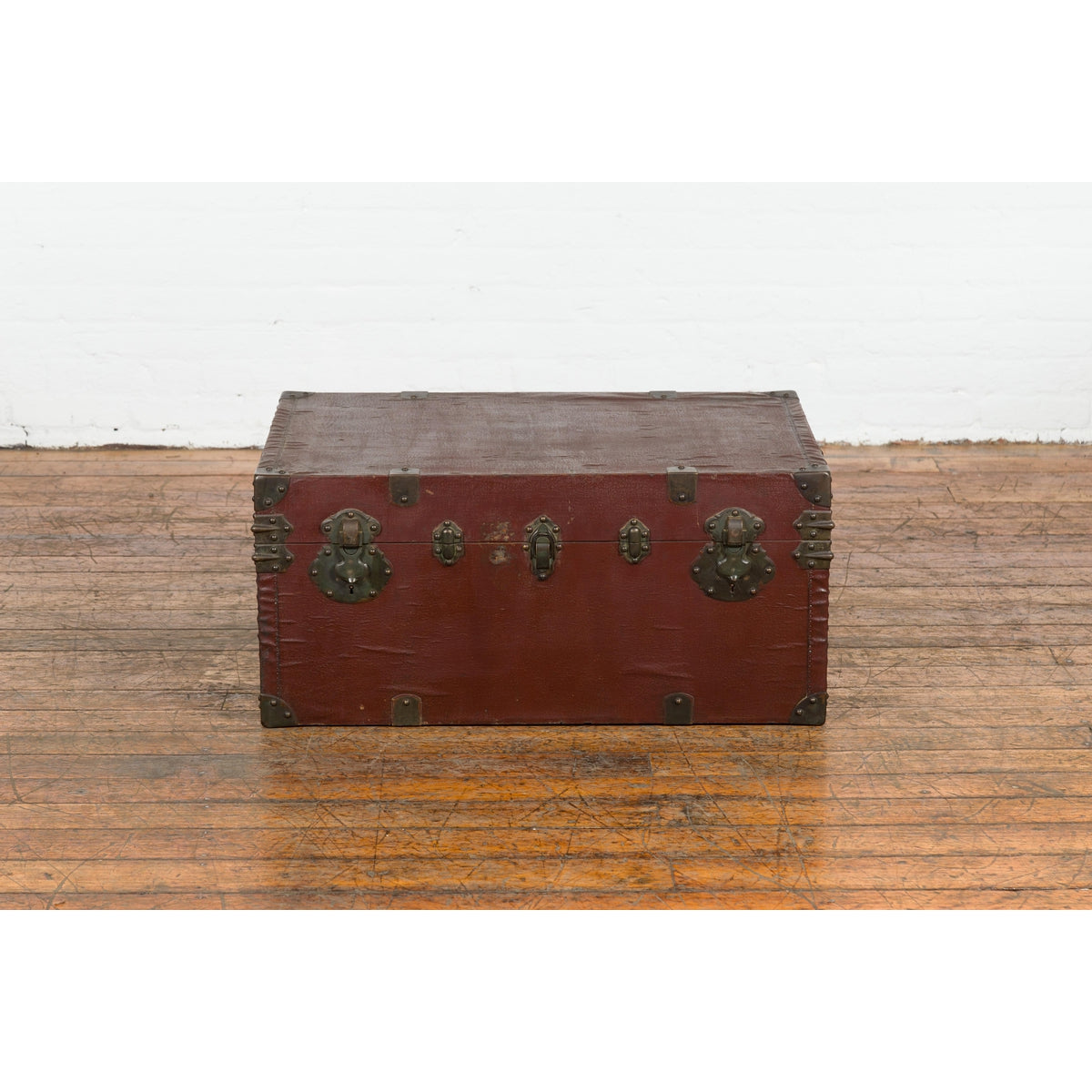 Qing Dynasty Period 19th Century Brown Leather Trunk with Brass Hardware-4. Asian & Chinese Furniture, Art, Antiques, Vintage Home Décor for sale at FEA Home