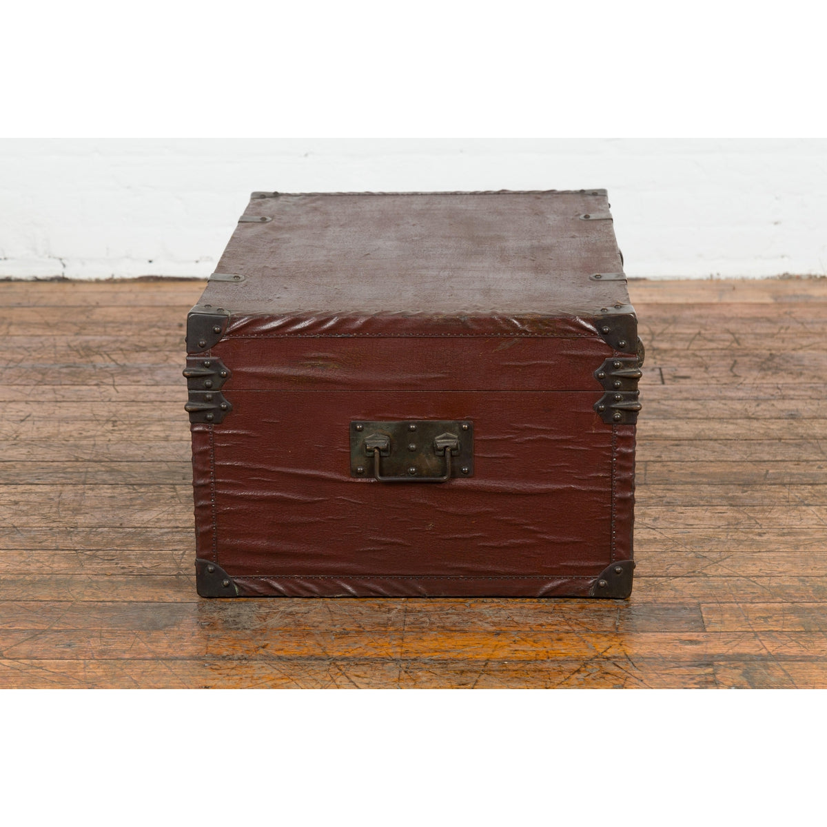 Qing Dynasty Period 19th Century Brown Leather Trunk with Brass Hardware-8. Asian & Chinese Furniture, Art, Antiques, Vintage Home Décor for sale at FEA Home