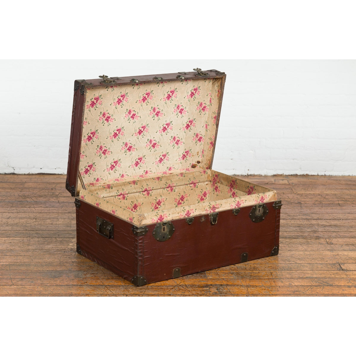Qing Dynasty Period 19th Century Brown Leather Trunk with Brass Hardware-9. Asian & Chinese Furniture, Art, Antiques, Vintage Home Décor for sale at FEA Home