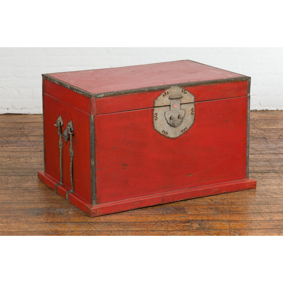 Chinese Qing Dynasty Period 19th Century Red Lacquer Trunk with Metal Edging-14. Asian & Chinese Furniture, Art, Antiques, Vintage Home Décor for sale at FEA Home