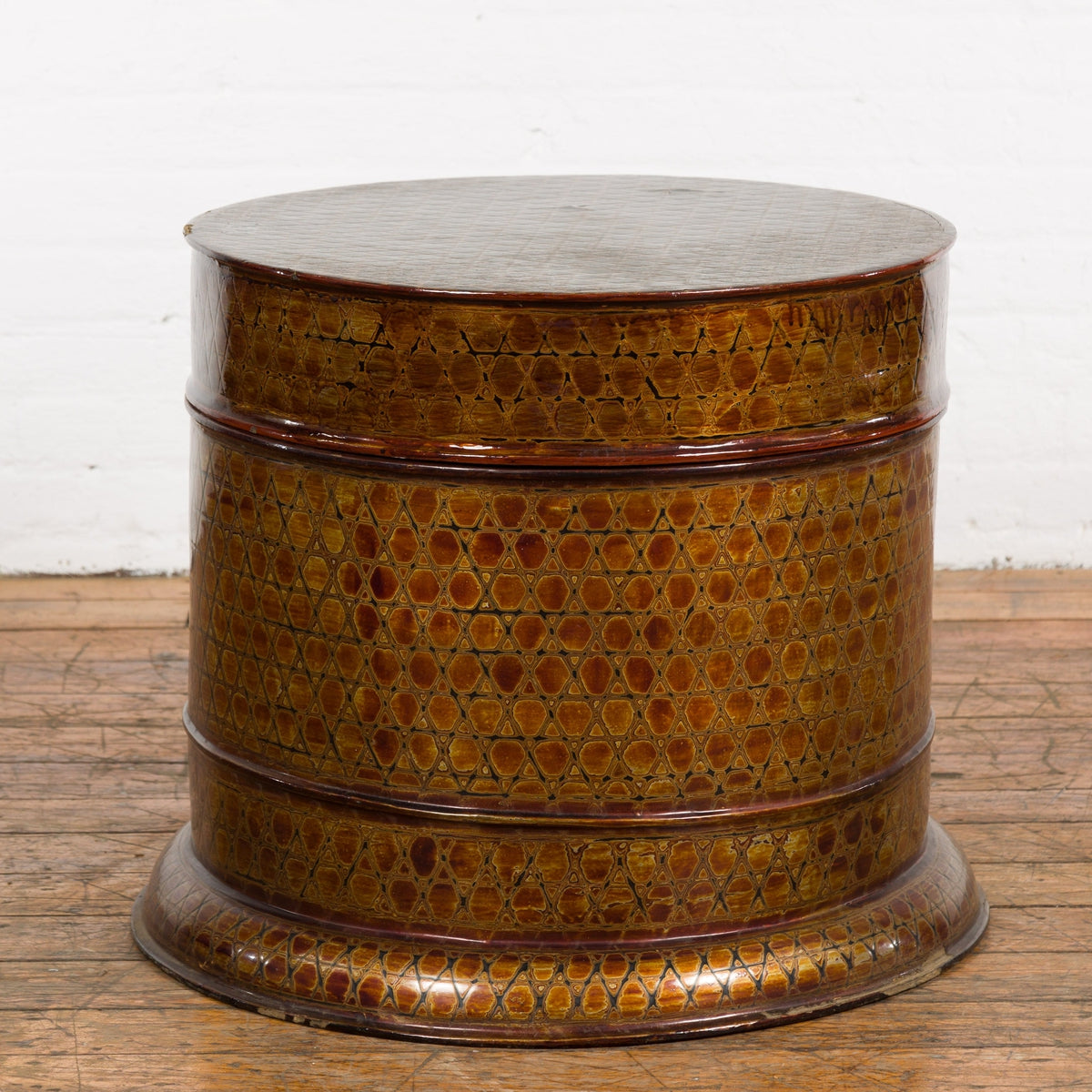 Thai Vintage Negora Lacquer Circular Storage Bin with Snake Skin Patterns-12. Asian & Chinese Furniture, Art, Antiques, Vintage Home Décor for sale at FEA Home