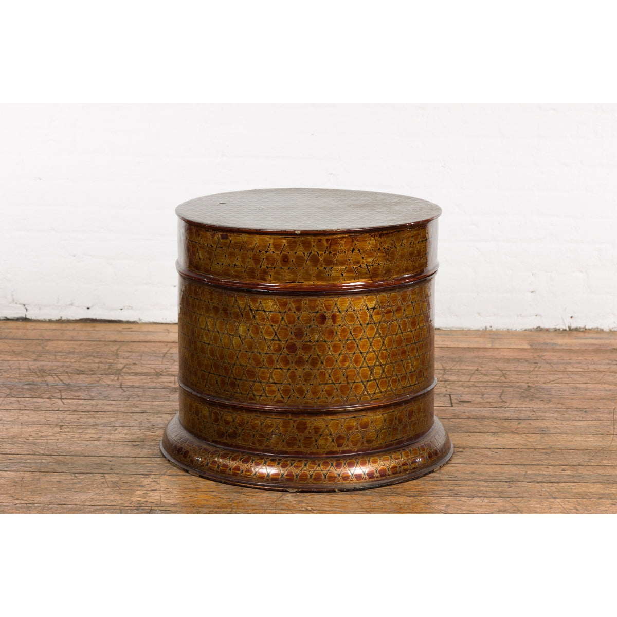Thai Vintage Negora Lacquer Circular Storage Bin with Snake Skin Patterns-6. Asian & Chinese Furniture, Art, Antiques, Vintage Home Décor for sale at FEA Home