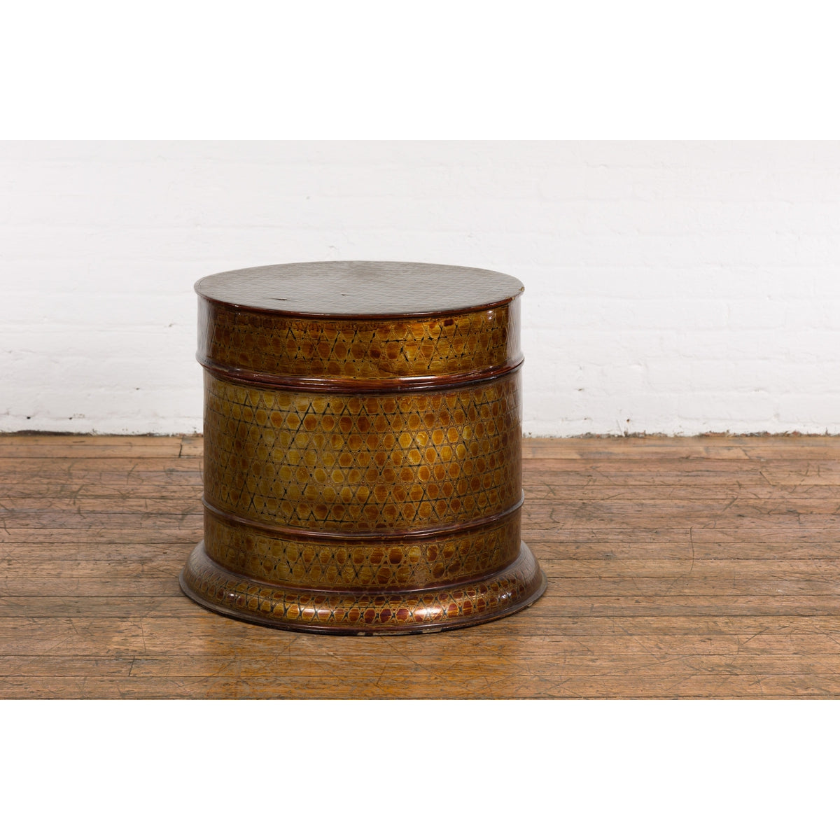 Thai Vintage Negora Lacquer Circular Storage Bin with Snake Skin Patterns-7. Asian & Chinese Furniture, Art, Antiques, Vintage Home Décor for sale at FEA Home