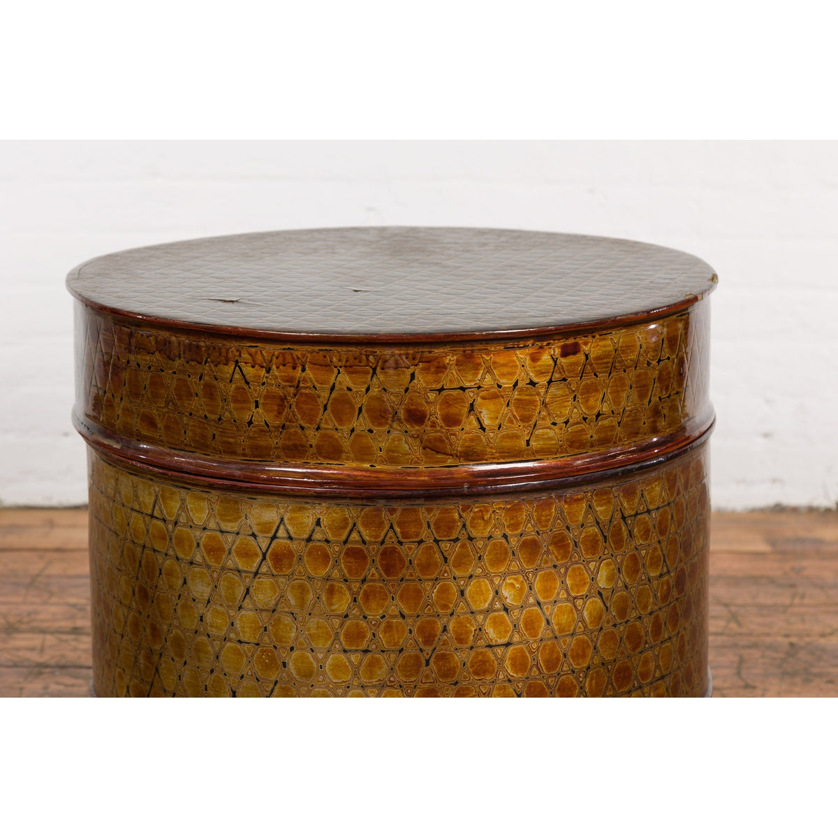 Thai Vintage Negora Lacquer Circular Storage Bin with Snake Skin Patterns-8. Asian & Chinese Furniture, Art, Antiques, Vintage Home Décor for sale at FEA Home