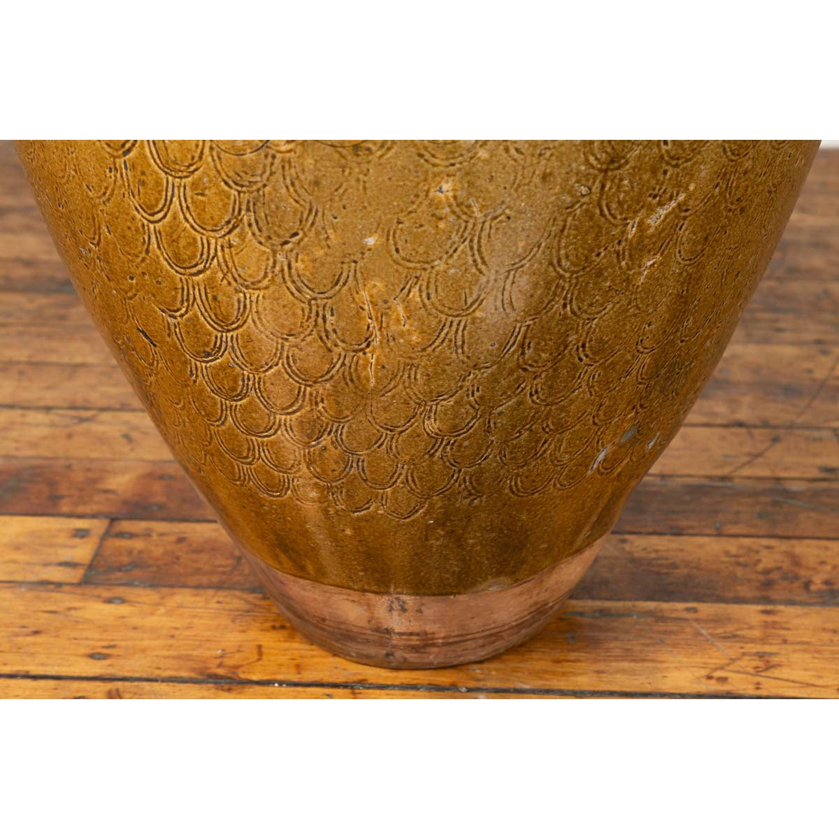 19th Century South-Eastern Martaban Water Jar with Dragon Motifs and Handles-11. Asian & Chinese Furniture, Art, Antiques, Vintage Home Décor for sale at FEA Home