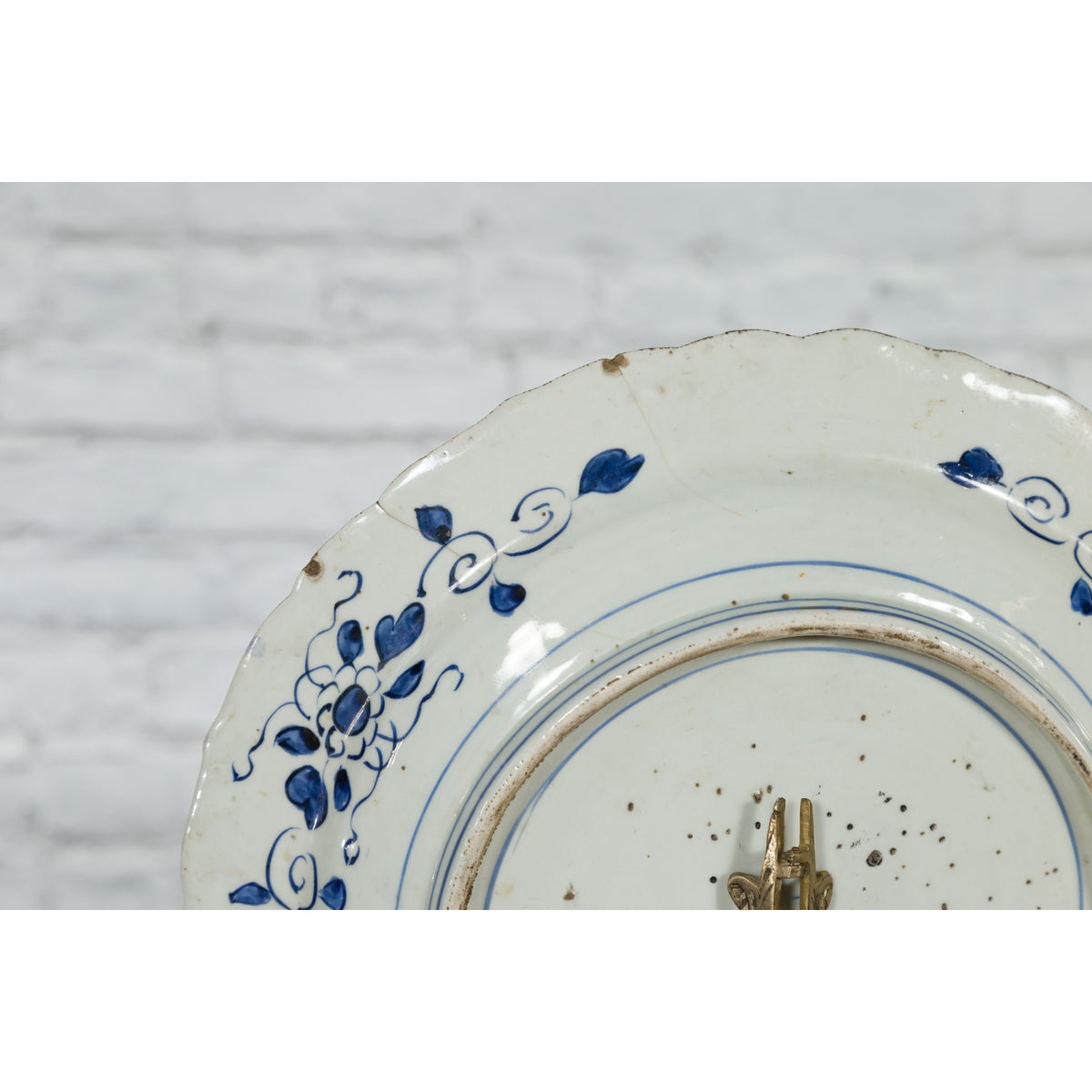 19th Century Japanese Porcelain Imari Plate with Painted Blue and White Décor-16. Asian & Chinese Furniture, Art, Antiques, Vintage Home Décor for sale at FEA Home