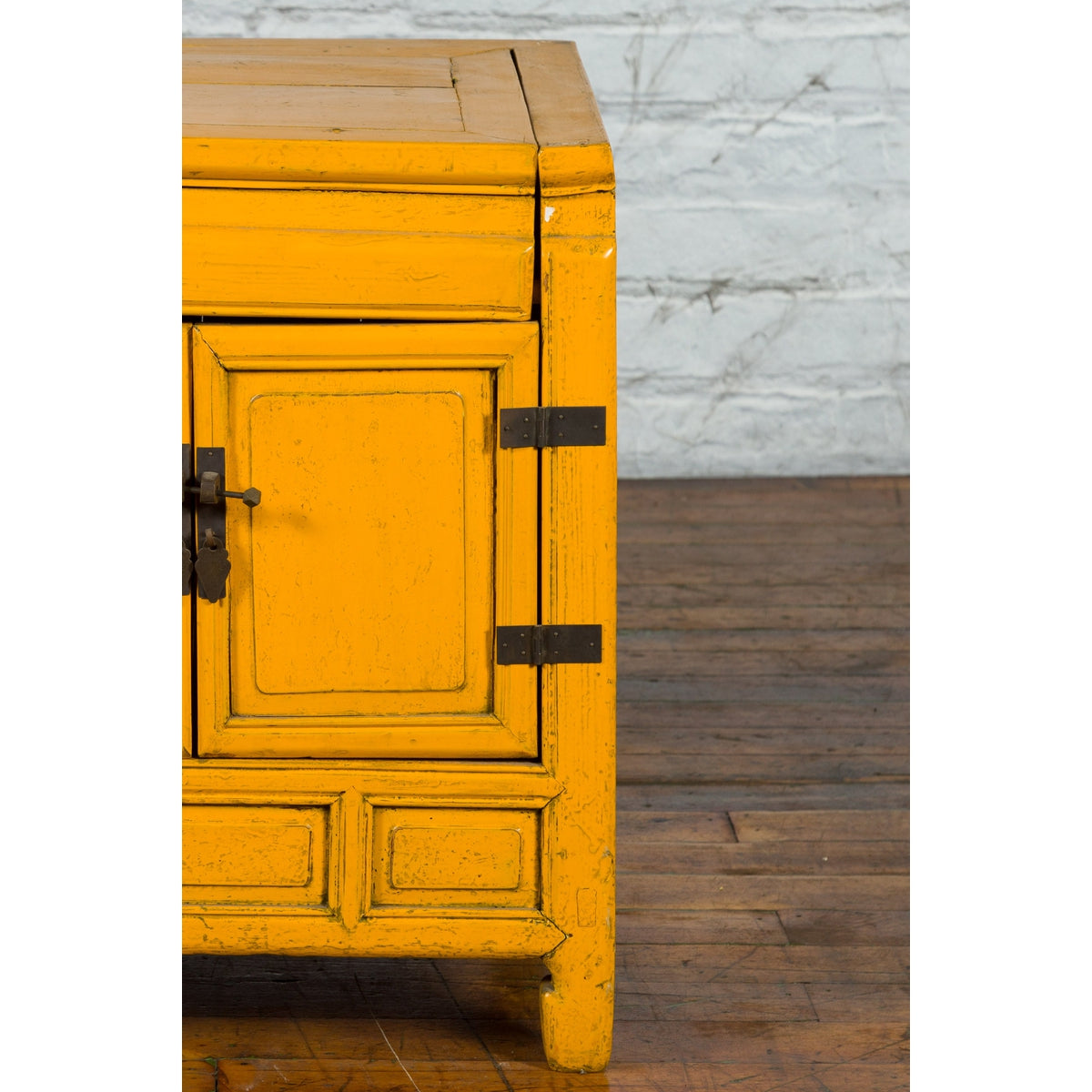 20th Century Vintage Bedside Cabinet with Yellow Lacquer and Lift Top-10. Asian & Chinese Furniture, Art, Antiques, Vintage Home Décor for sale at FEA Home