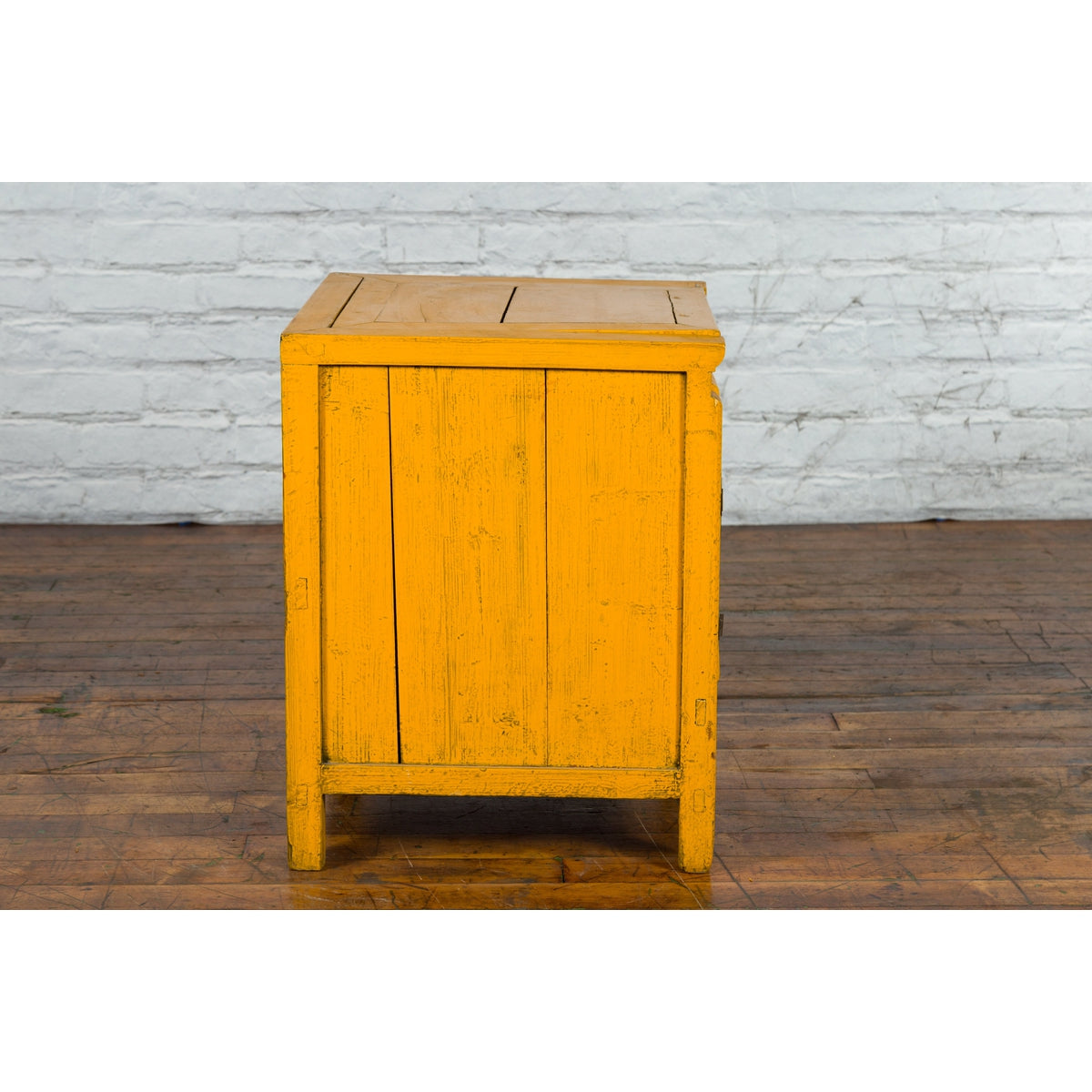 20th Century Vintage Bedside Cabinet with Yellow Lacquer and Lift Top-11. Asian & Chinese Furniture, Art, Antiques, Vintage Home Décor for sale at FEA Home