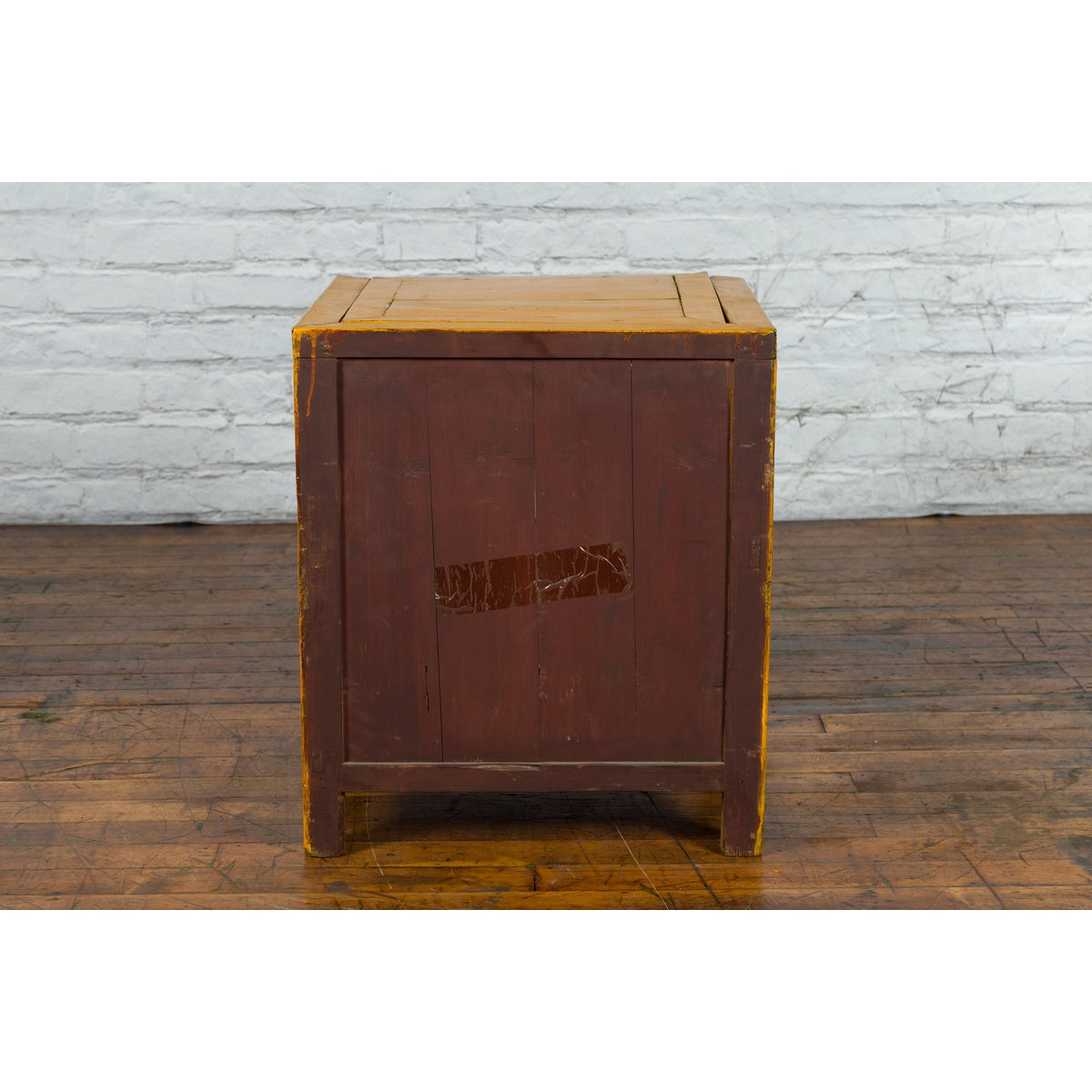 20th Century Vintage Bedside Cabinet with Yellow Lacquer and Lift Top-13. Asian & Chinese Furniture, Art, Antiques, Vintage Home Décor for sale at FEA Home