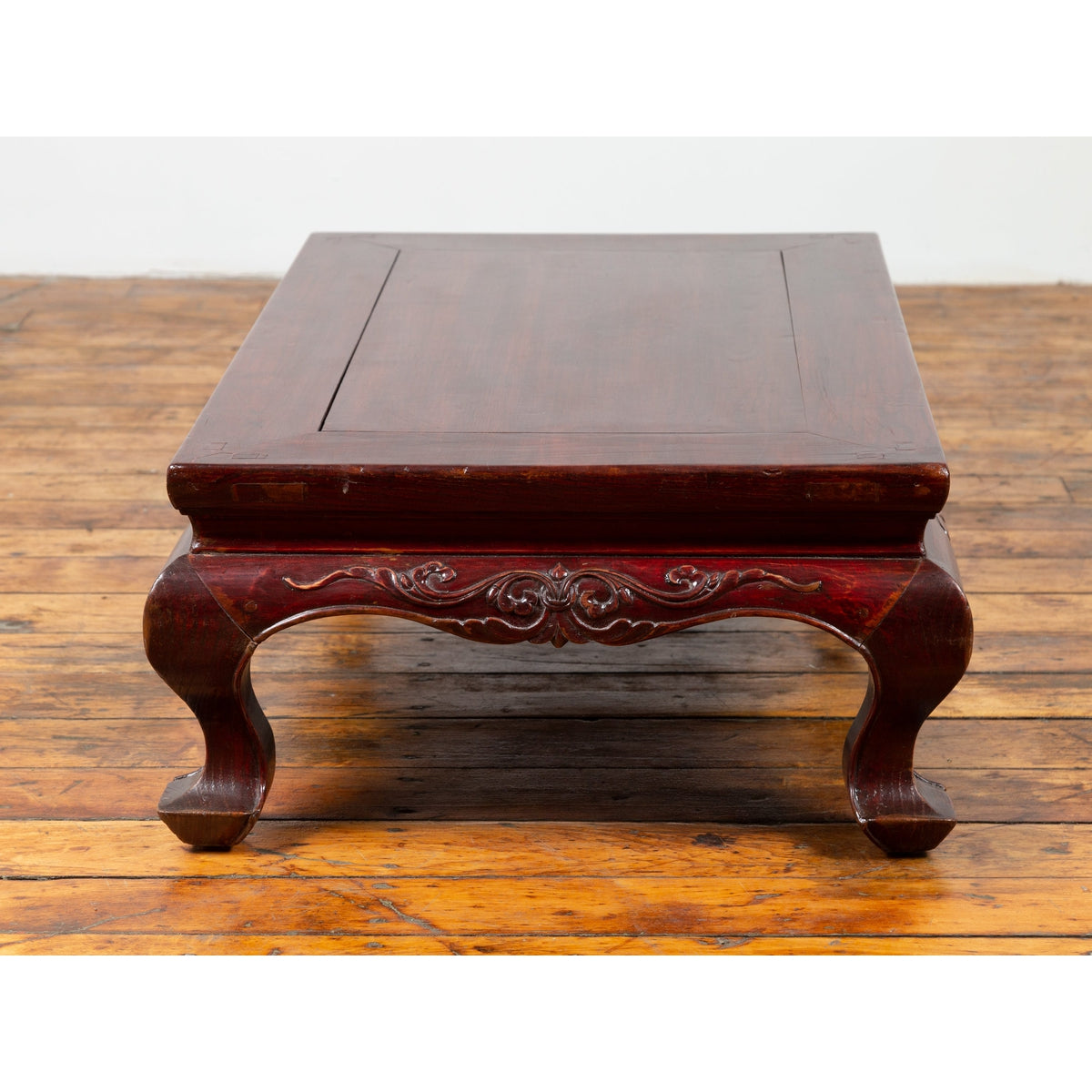 Chinese Qing Dynasty 19th Century Lacquered Wood Low Table with Cabriole Legs-3. Asian & Chinese Furniture, Art, Antiques, Vintage Home Décor for sale at FEA Home