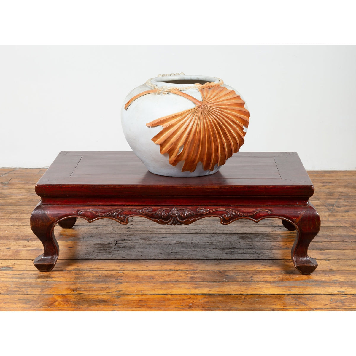 Chinese Qing Dynasty 19th Century Lacquered Wood Low Table with Cabriole Legs-5. Asian & Chinese Furniture, Art, Antiques, Vintage Home Décor for sale at FEA Home