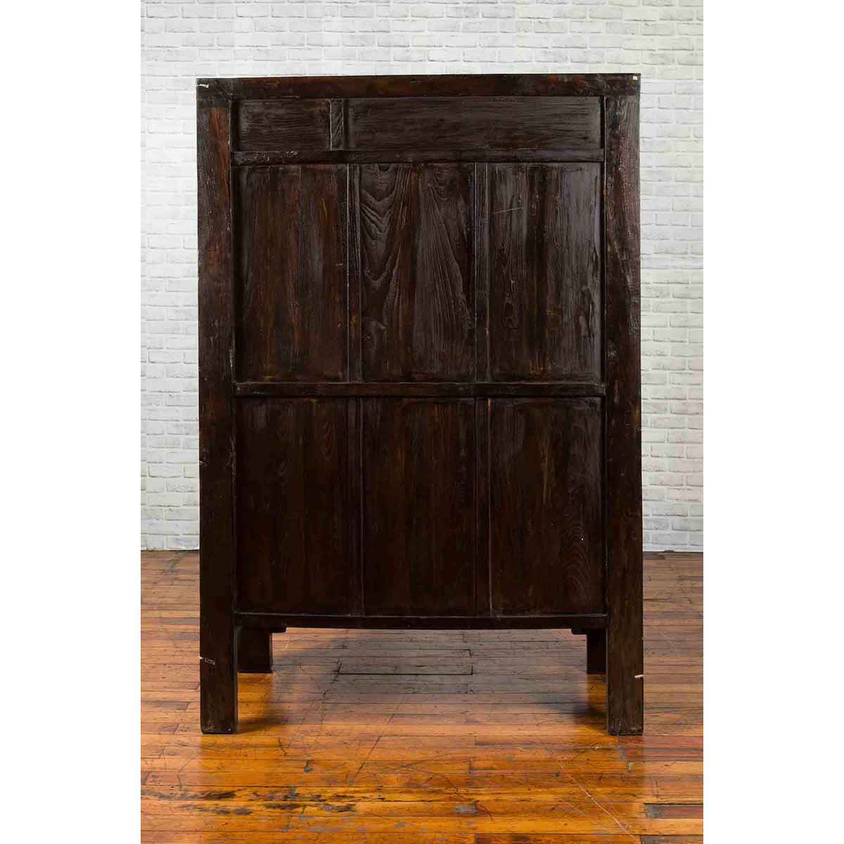 Chinese Red Lacquered 19th Century Qing Dynasty Cabinet with Gilt Chinoiseries-11. Asian & Chinese Furniture, Art, Antiques, Vintage Home Décor for sale at FEA Home