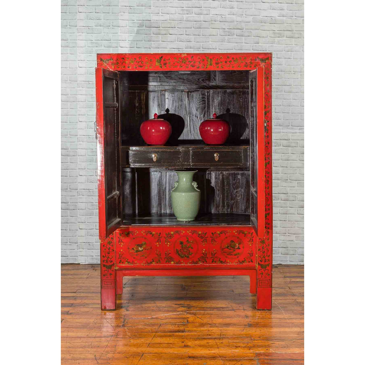 Chinese Red Lacquered 19th Century Qing Dynasty Cabinet with Gilt Chinoiseries-3. Asian & Chinese Furniture, Art, Antiques, Vintage Home Décor for sale at FEA Home