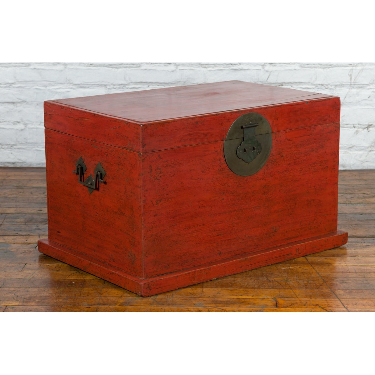 Chinese Qing Dynasty 19th Century Red Lacquer Blanket Chest with Brass Hardware-5. Asian & Chinese Furniture, Art, Antiques, Vintage Home Décor for sale at FEA Home
