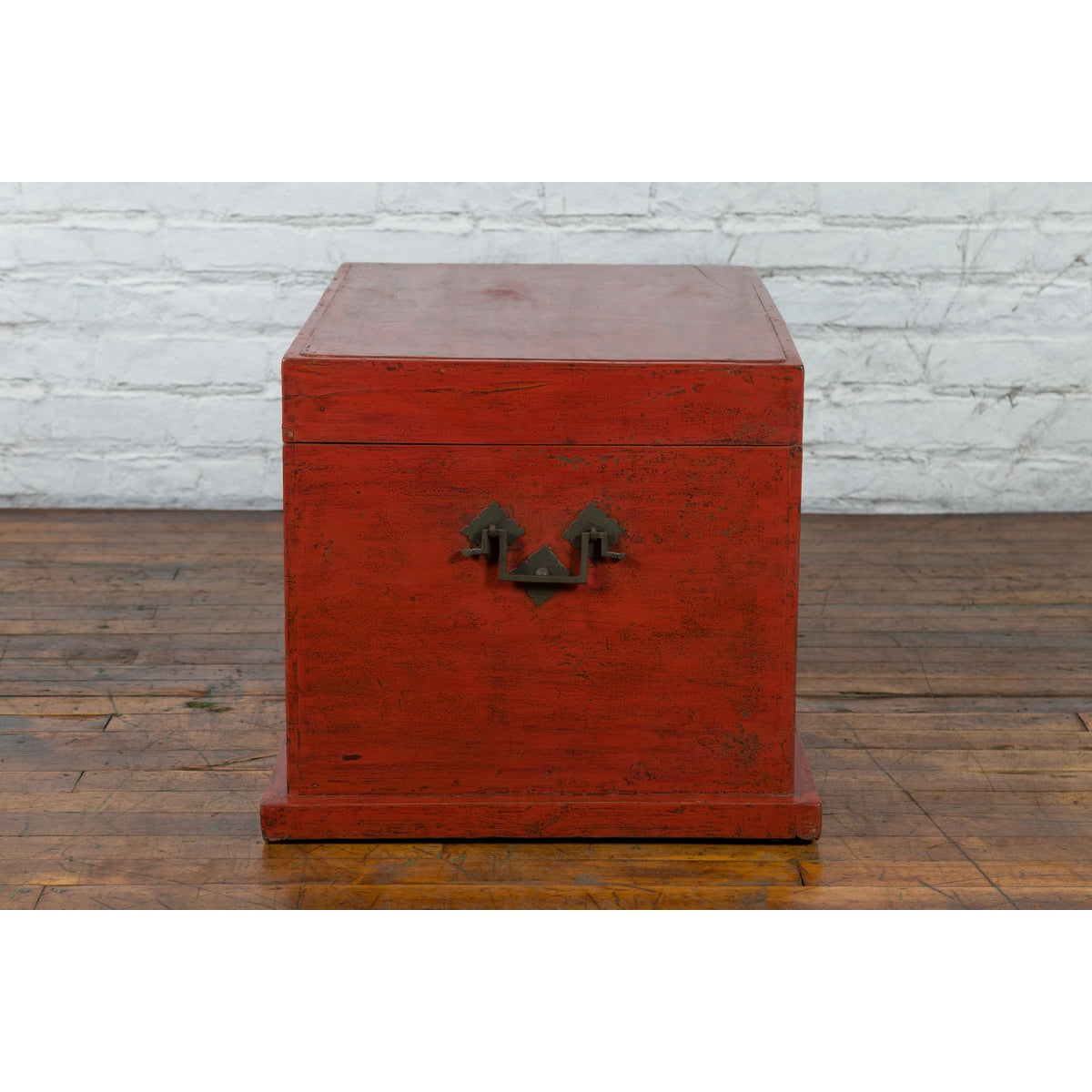 Chinese Qing Dynasty 19th Century Red Lacquer Blanket Chest with Brass Hardware-6. Asian & Chinese Furniture, Art, Antiques, Vintage Home Décor for sale at FEA Home