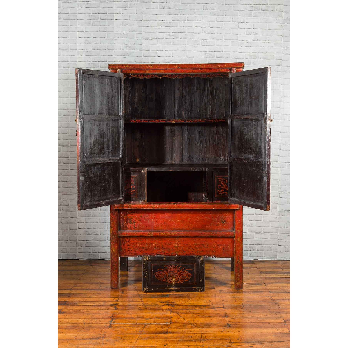 Chinese Qing Dynasty 19th Century Red Cabinet with Hand Painted Chinoiseries-15. Asian & Chinese Furniture, Art, Antiques, Vintage Home Décor for sale at FEA Home