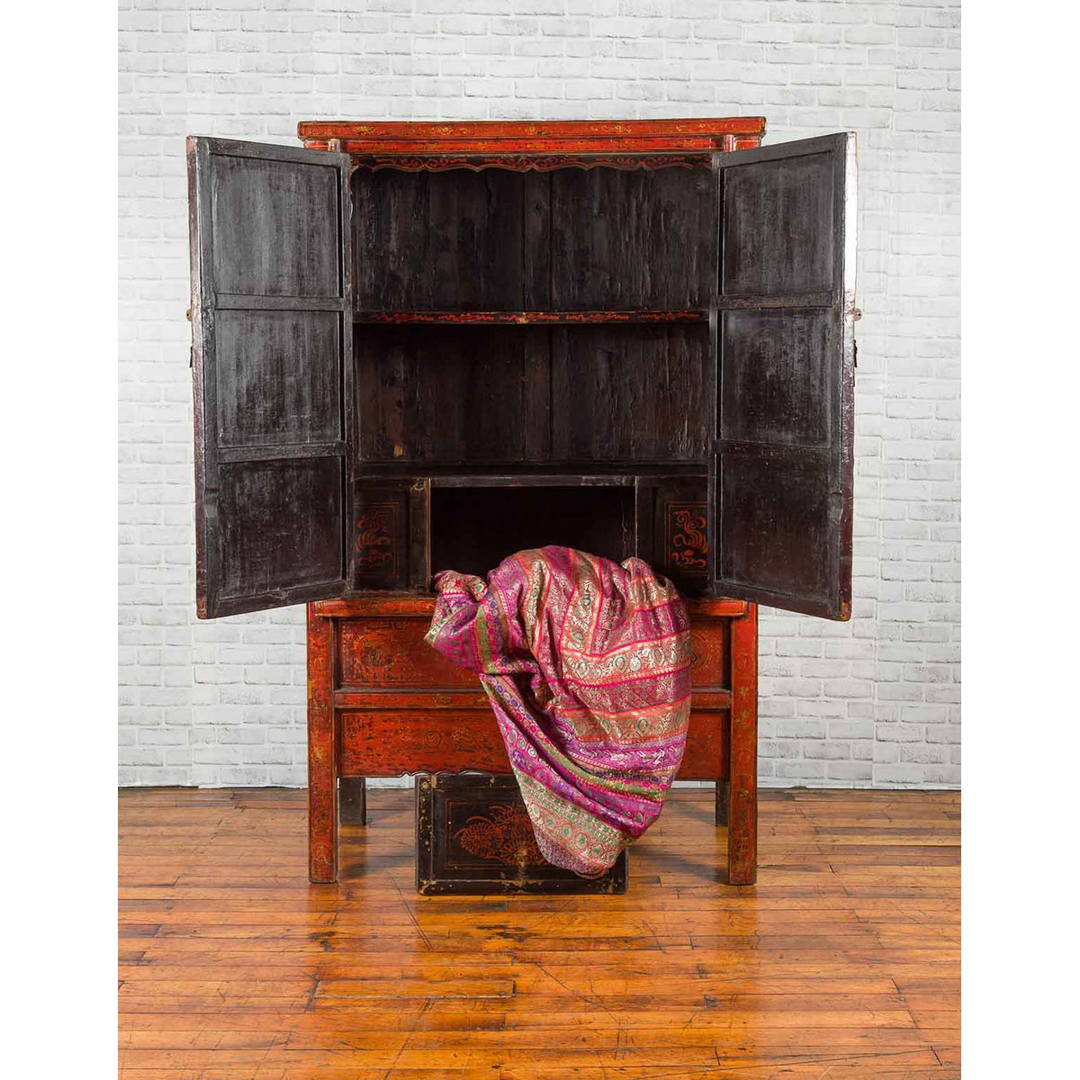 Chinese Qing Dynasty 19th Century Red Cabinet with Hand Painted Chinoiseries-4. Asian & Chinese Furniture, Art, Antiques, Vintage Home Décor for sale at FEA Home