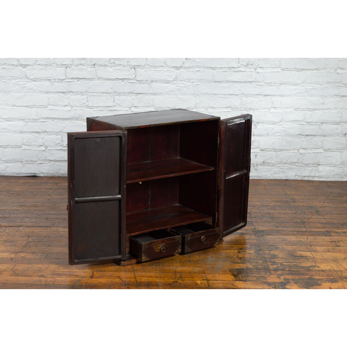 Chinese Qing Dynasty 19th Century Bedside Cabinet with Brass Ornaments-4. Asian & Chinese Furniture, Art, Antiques, Vintage Home Décor for sale at FEA Home