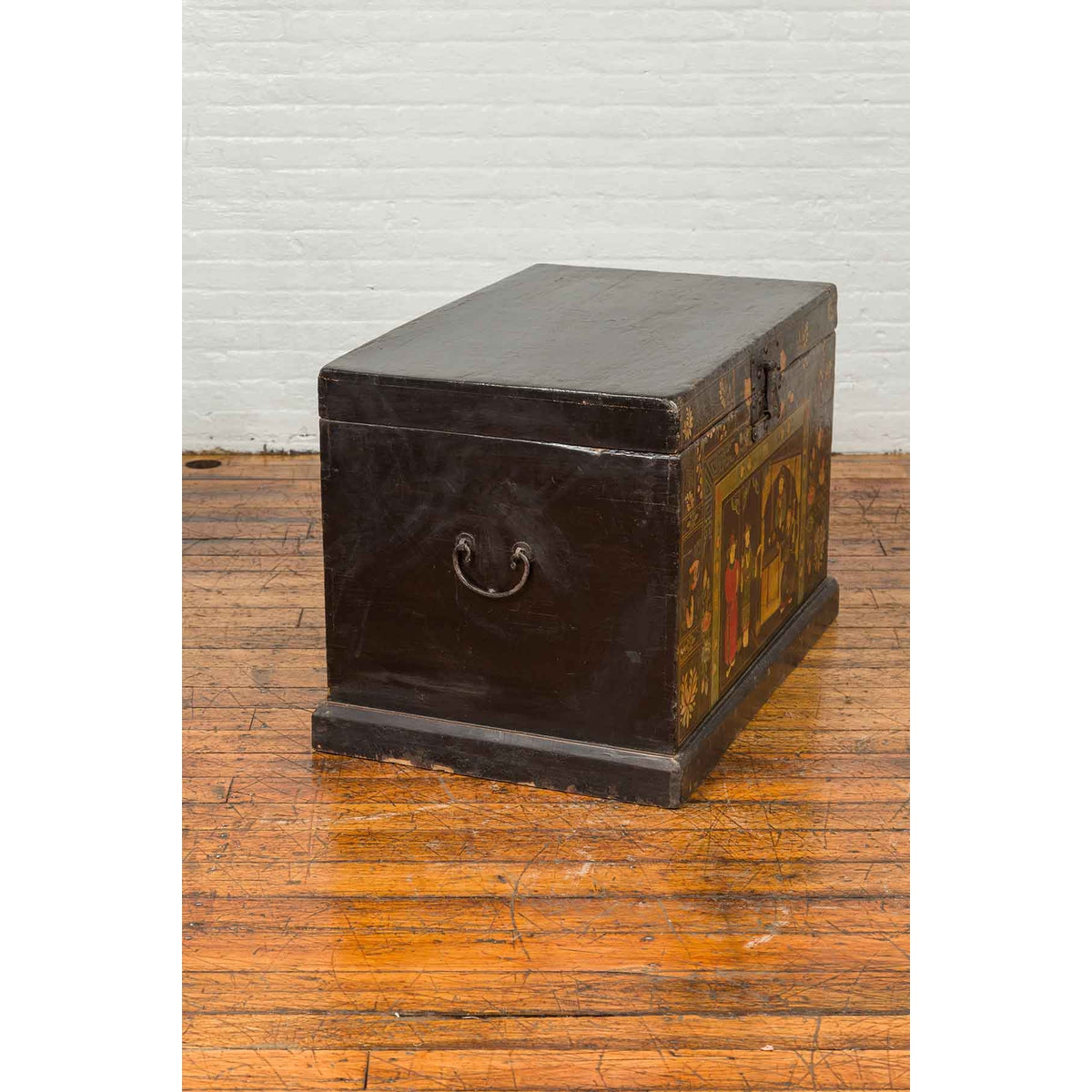 Chinese Antique Black Lacquered Dowry Chest with Polychrome Ceremonial Figures-5. Asian & Chinese Furniture, Art, Antiques, Vintage Home Décor for sale at FEA Home