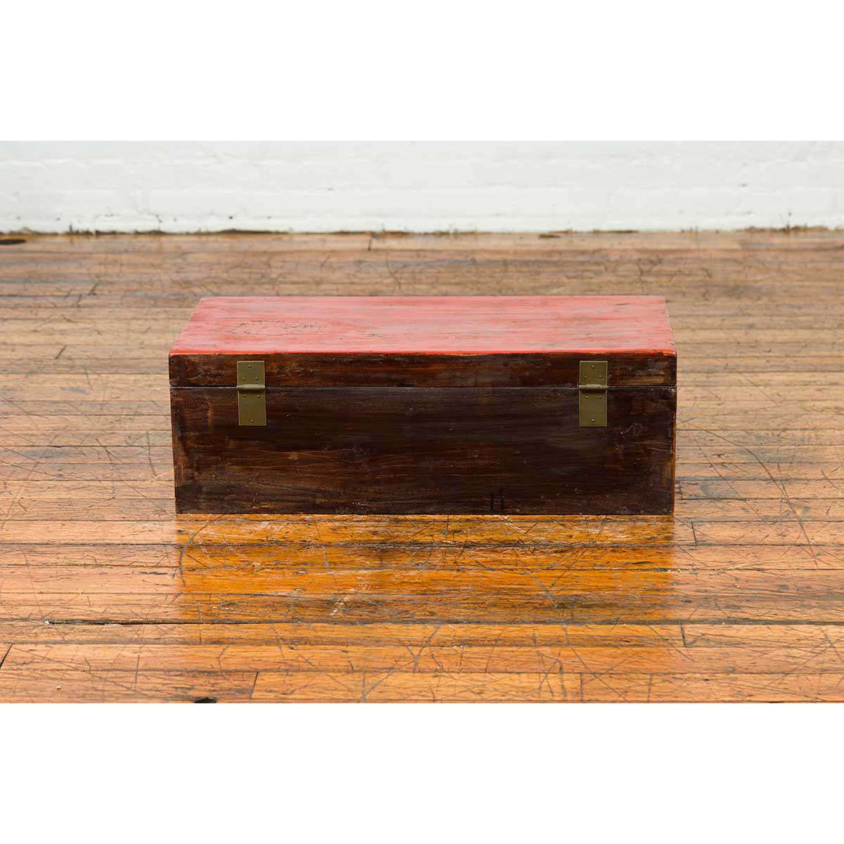 Chinese Vintage Red Lacquered Box with Golden Motifs and Bronze Hardware-10. Asian & Chinese Furniture, Art, Antiques, Vintage Home Décor for sale at FEA Home