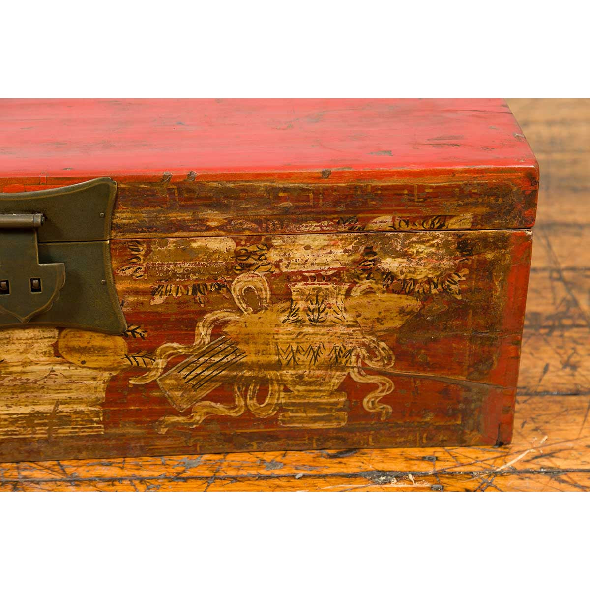 Chinese Vintage Red Lacquered Box with Golden Motifs and Bronze Hardware-6. Asian & Chinese Furniture, Art, Antiques, Vintage Home Décor for sale at FEA Home