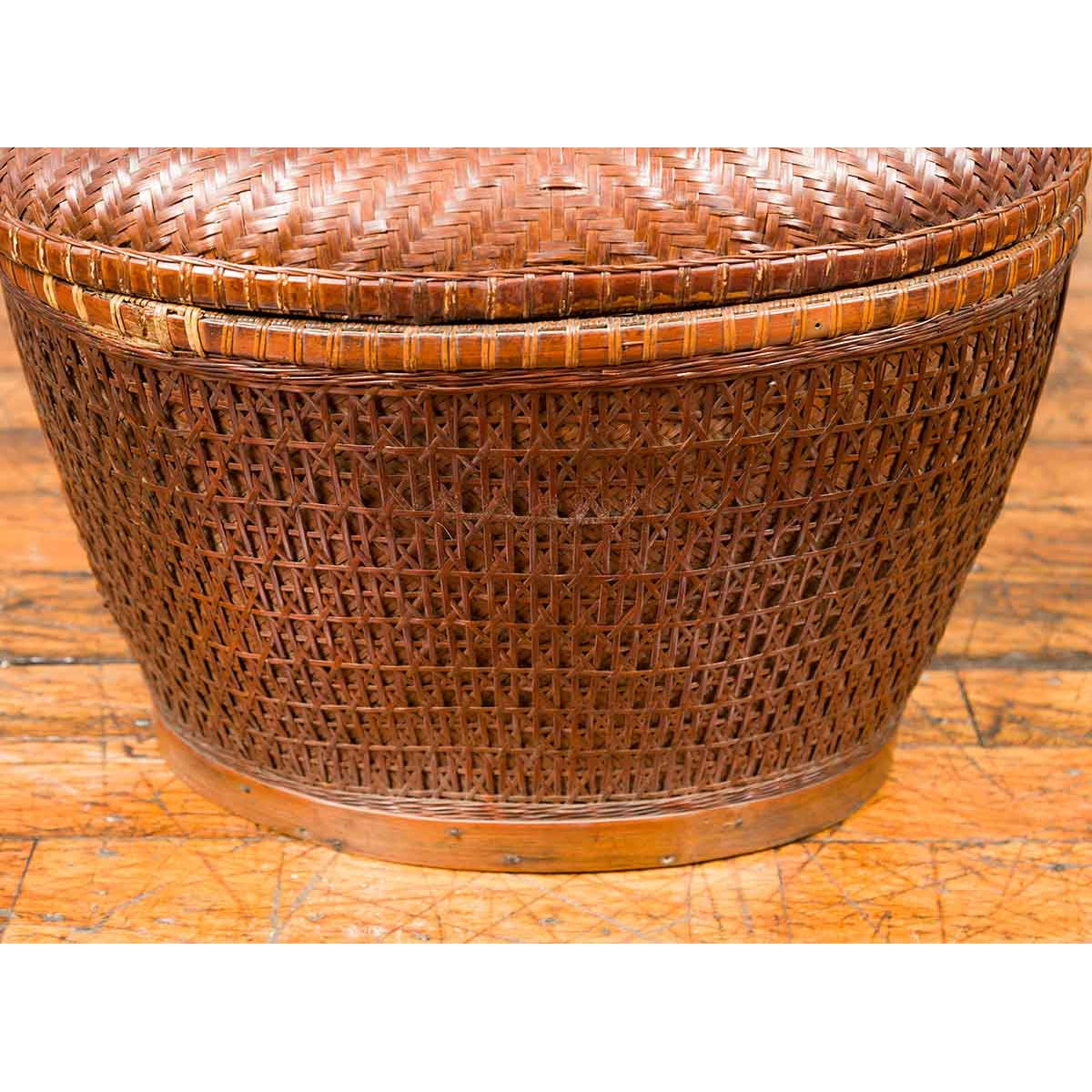 Vintage Chinese Oval Woven Rattan Basket with Lid and Geometric Motifs-4. Asian & Chinese Furniture, Art, Antiques, Vintage Home Décor for sale at FEA Home