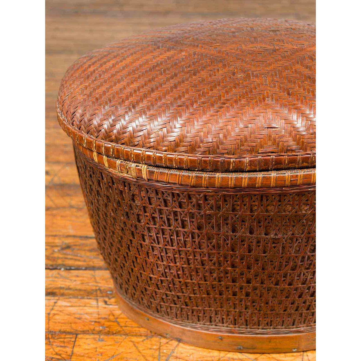 Vintage Chinese Oval Woven Rattan Basket with Lid and Geometric Motifs-5. Asian & Chinese Furniture, Art, Antiques, Vintage Home Décor for sale at FEA Home