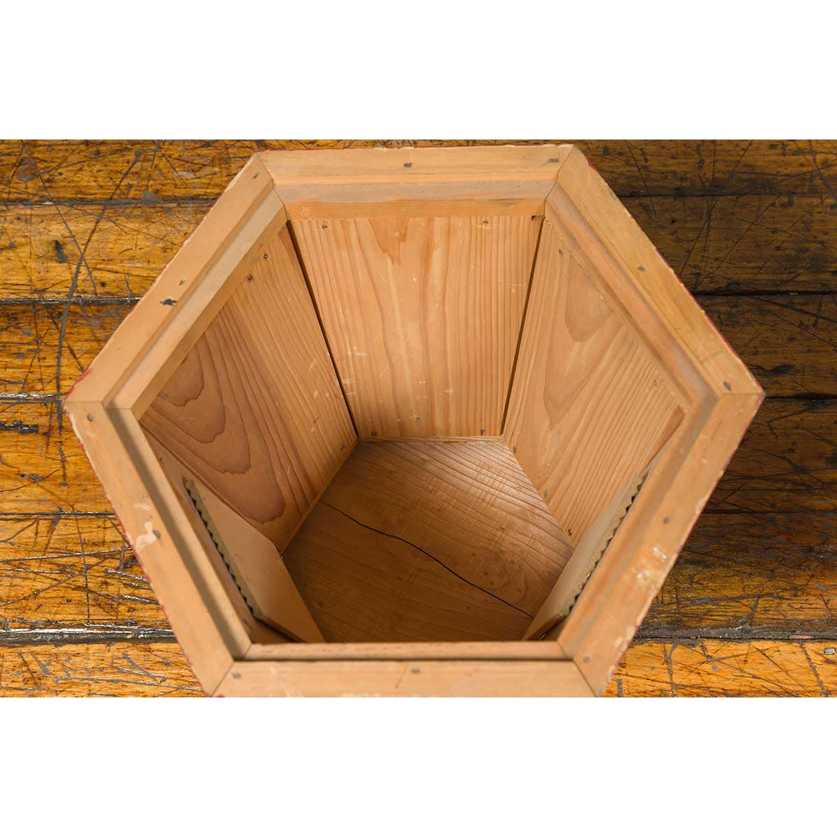 Japanese Taishō Gold and Red Lacquer Hexagonal Planters with Reeded Cartouches-4. Asian & Chinese Furniture, Art, Antiques, Vintage Home Décor for sale at FEA Home