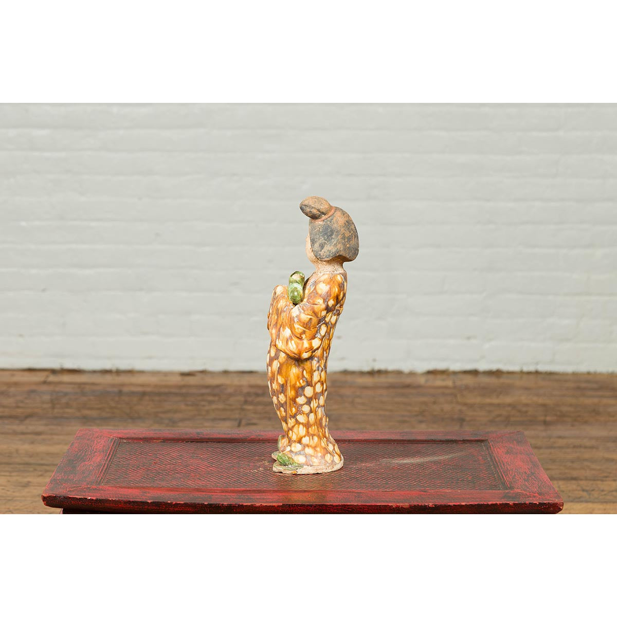 Statue of a Chinese Court Lady Wearing Brown Patterned Kimono and Holding a Baby-6. Asian & Chinese Furniture, Art, Antiques, Vintage Home Décor for sale at FEA Home