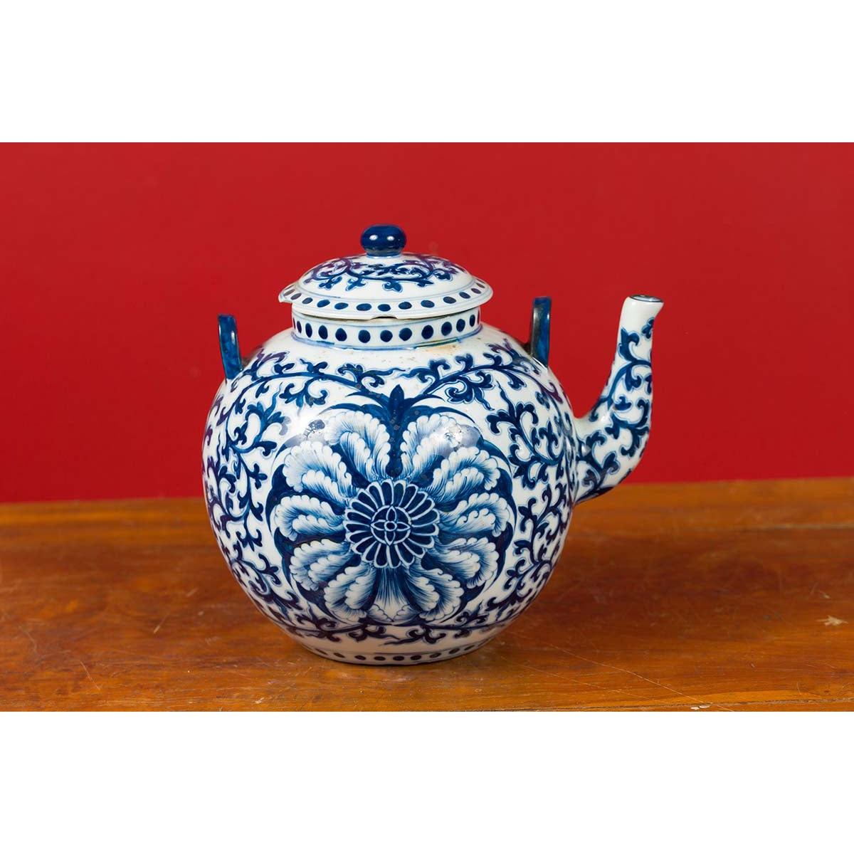 Chinese Vintage Blue and White Porcelain Teapot with Scrolling Foliage Decor-7. Asian & Chinese Furniture, Art, Antiques, Vintage Home Décor for sale at FEA Home