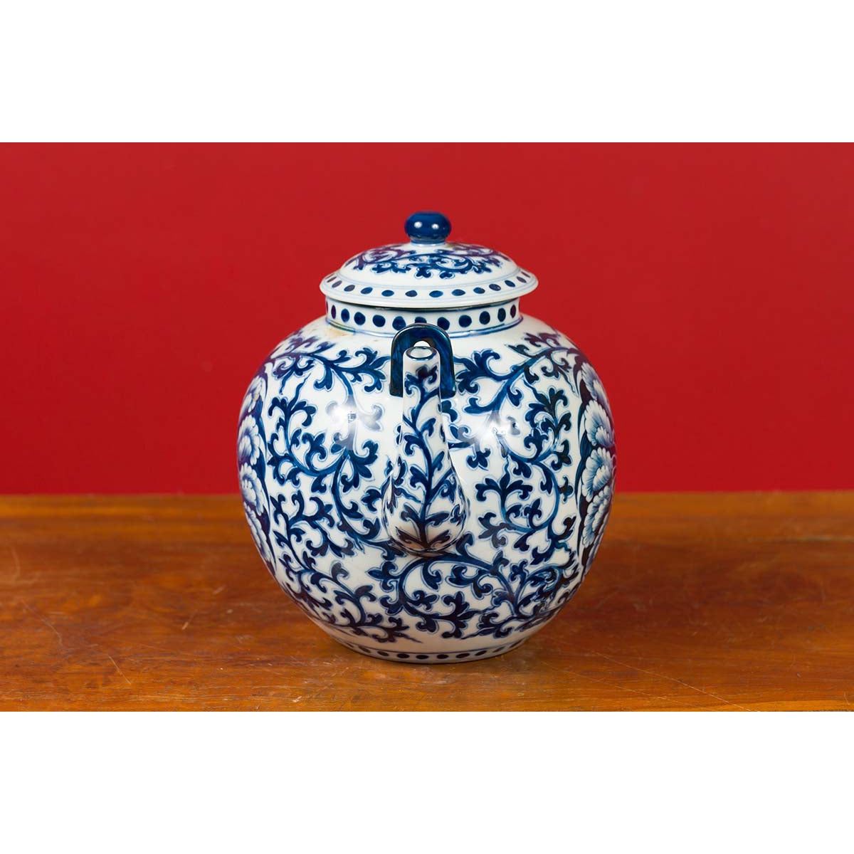 Chinese Vintage Blue and White Porcelain Teapot with Scrolling Foliage Decor-6. Asian & Chinese Furniture, Art, Antiques, Vintage Home Décor for sale at FEA Home