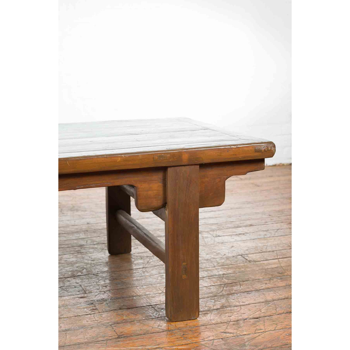 Chinese Qing Dynasty 19th Century Wide Coffee Table with Carved Spandrels-6. Asian & Chinese Furniture, Art, Antiques, Vintage Home Décor for sale at FEA Home