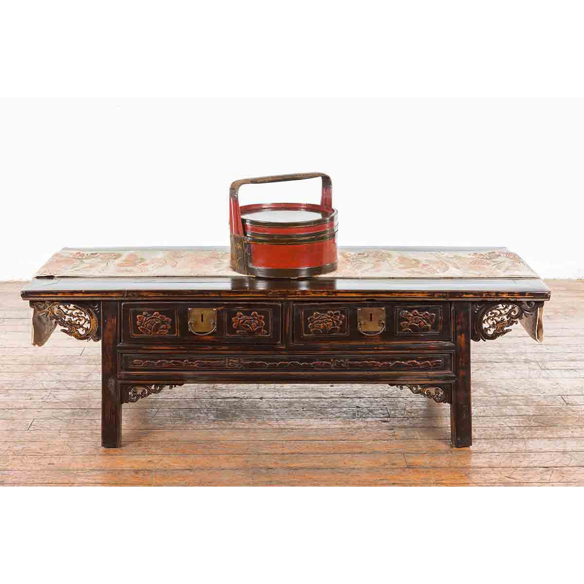 Chinese Vintage Round Picnic Basket with Gilt Chinoiserie Design-9. Asian & Chinese Furniture, Art, Antiques, Vintage Home Décor for sale at FEA Home